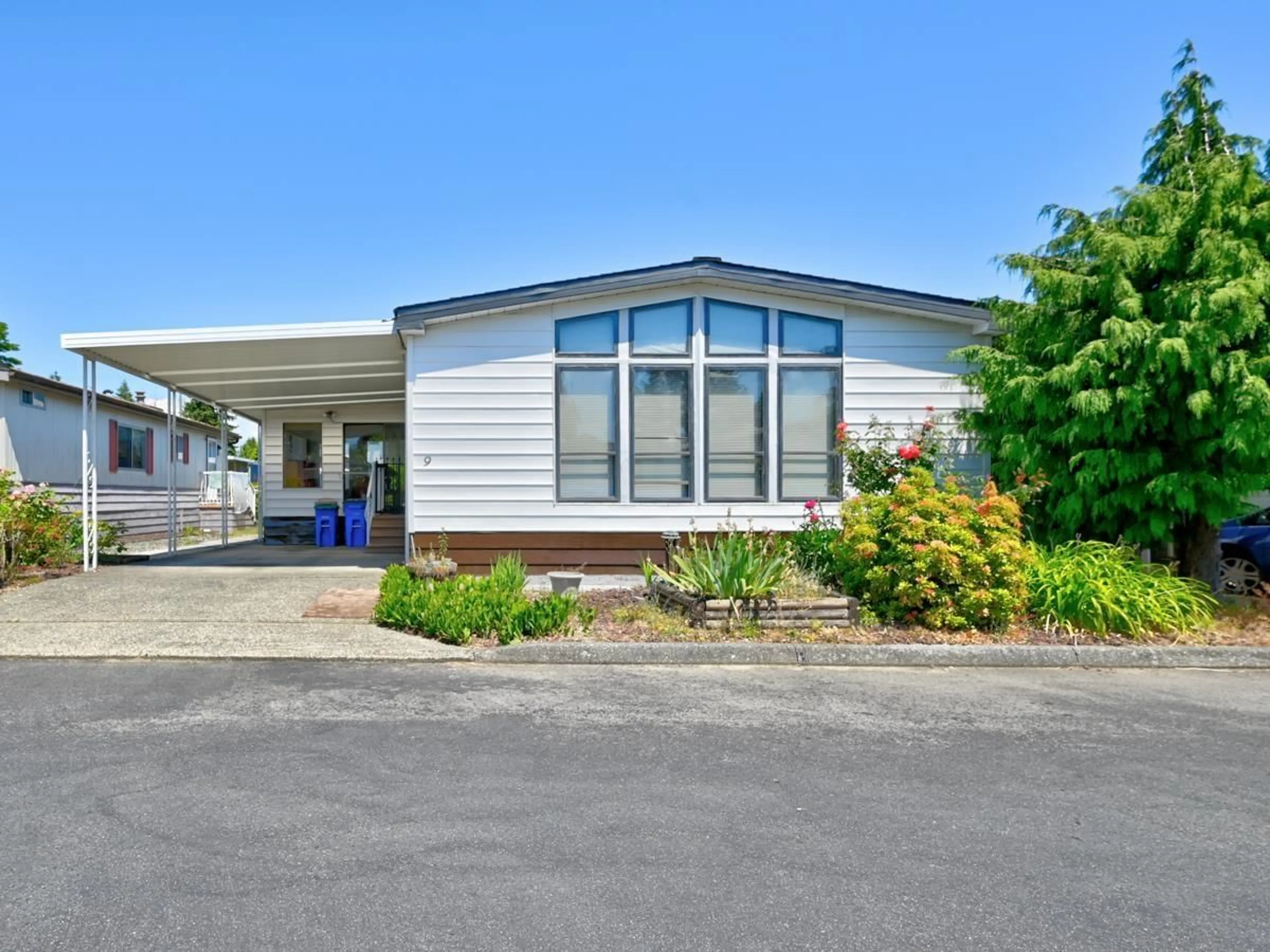 Home with vinyl exterior material, street for 9 - 8670 156 STREET, Surrey British Columbia V3S3S1