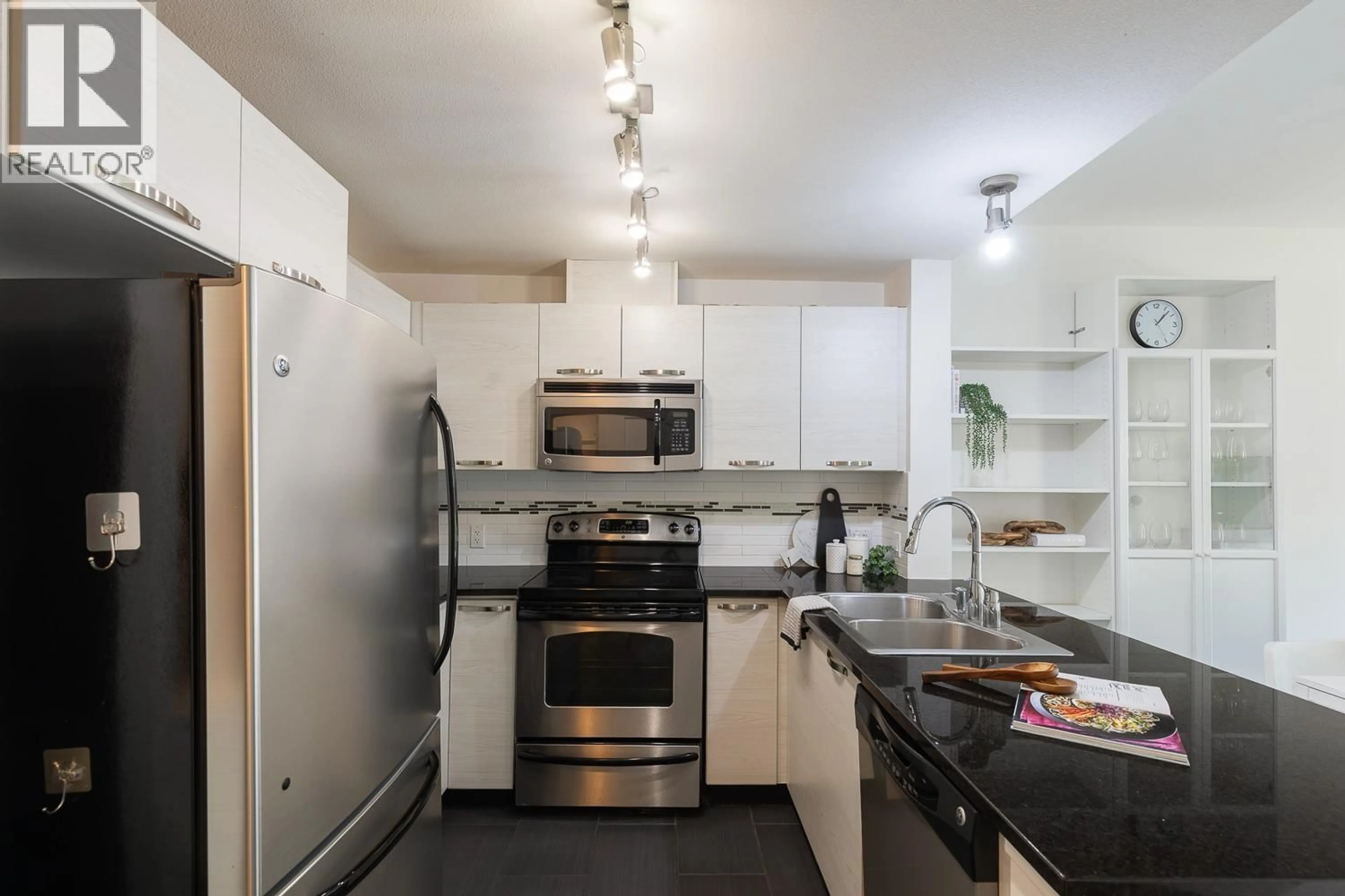 Standard kitchen, unknown for 314 - 7418 BYRNEPARK WALK, Burnaby British Columbia V3N0B3