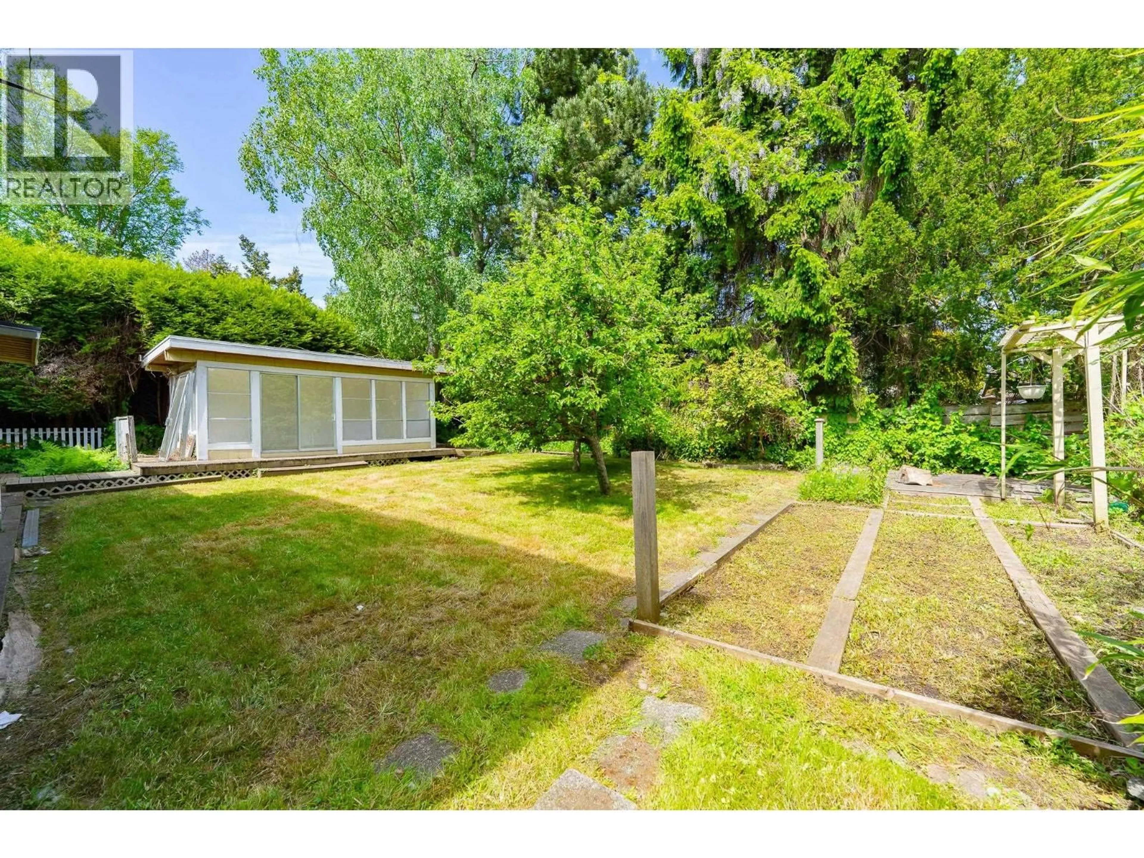 A pic from outside/outdoor area/front of a property/back of a property/a pic from drone, street for 5313 10 AVENUE, Delta British Columbia V4M1X6