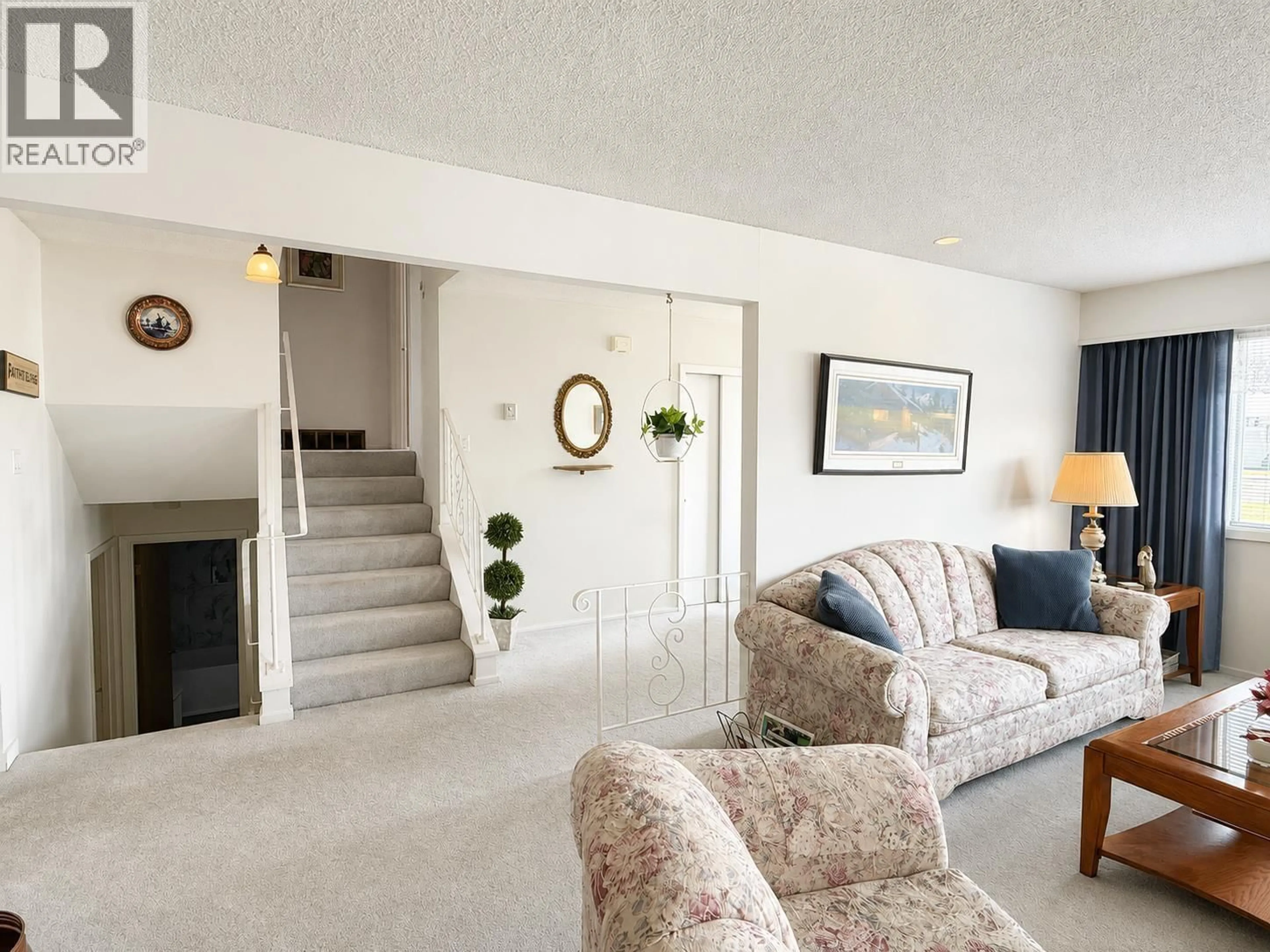 Living room with furniture, carpet floor for 192 PATTERSON STREET, Prince George British Columbia V2M3M6