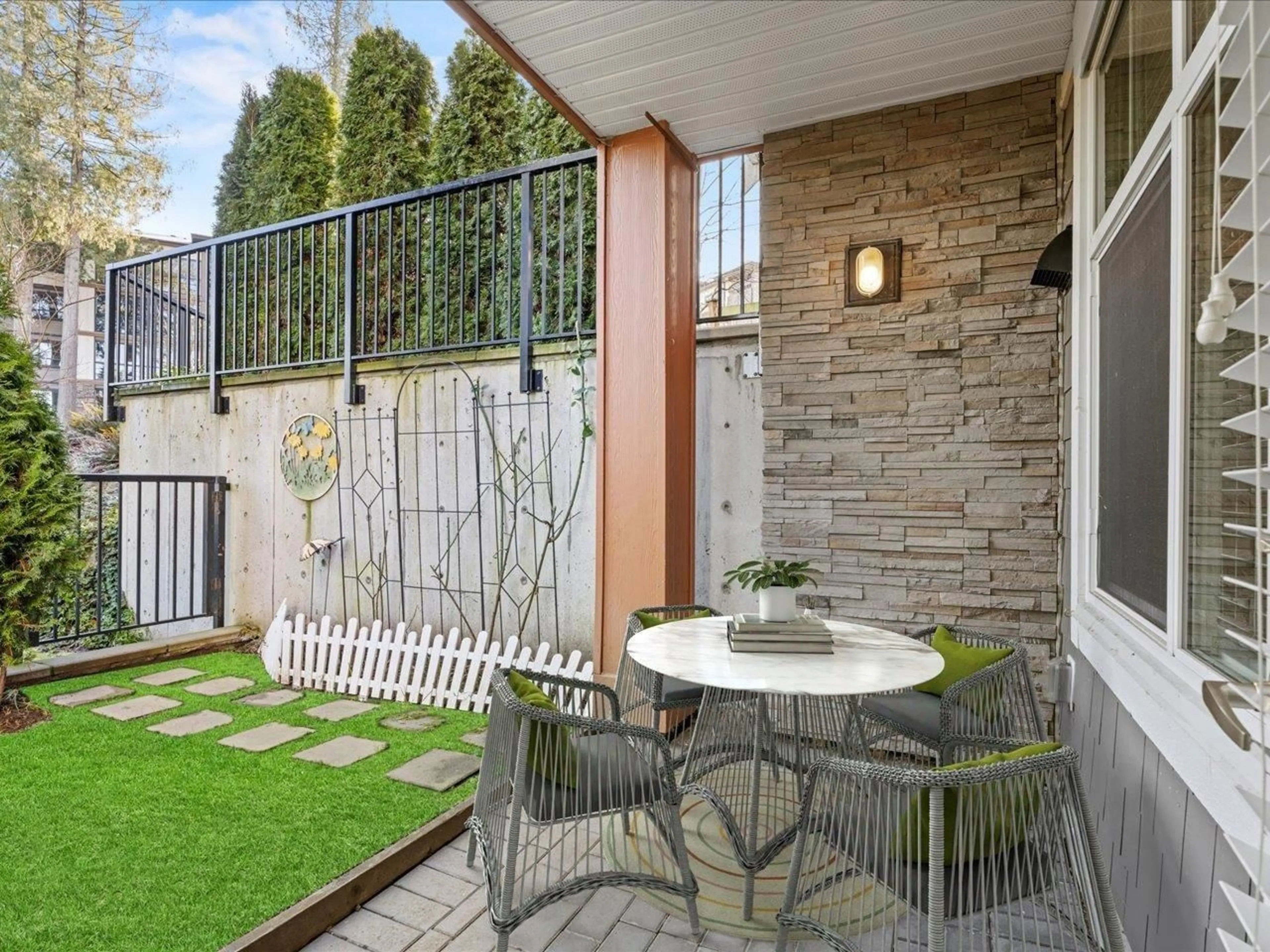 Patio, street for 101 - 14605 MCDOUGALL DRIVE, Surrey British Columbia V4P0G7