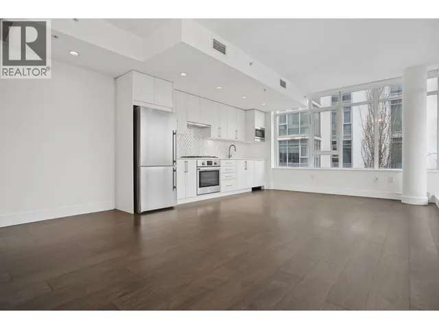 302 - 2455 KINGSWAY, Vancouver 3