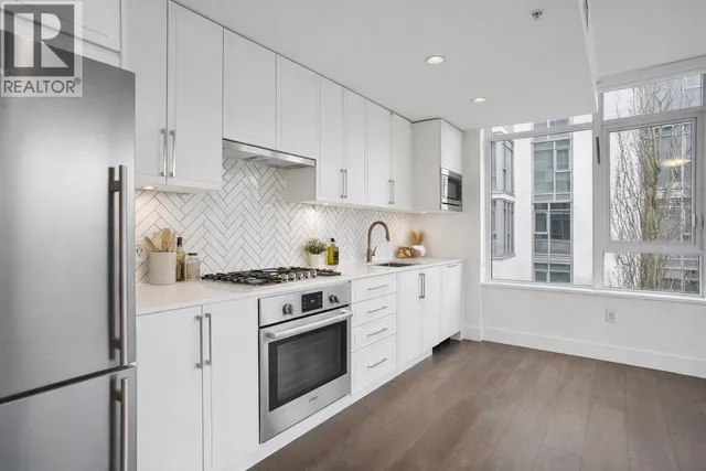 302 - 2455 KINGSWAY, Vancouver 4