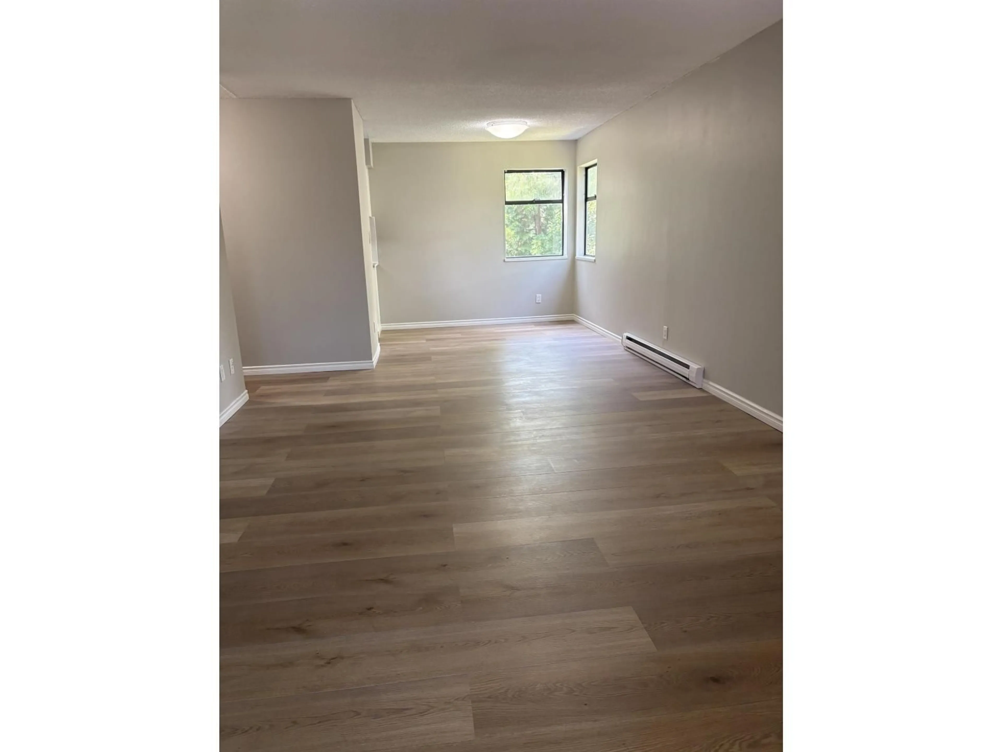 A pic of a room for 405 - 10560 154 STREET, Surrey British Columbia V3R8A3