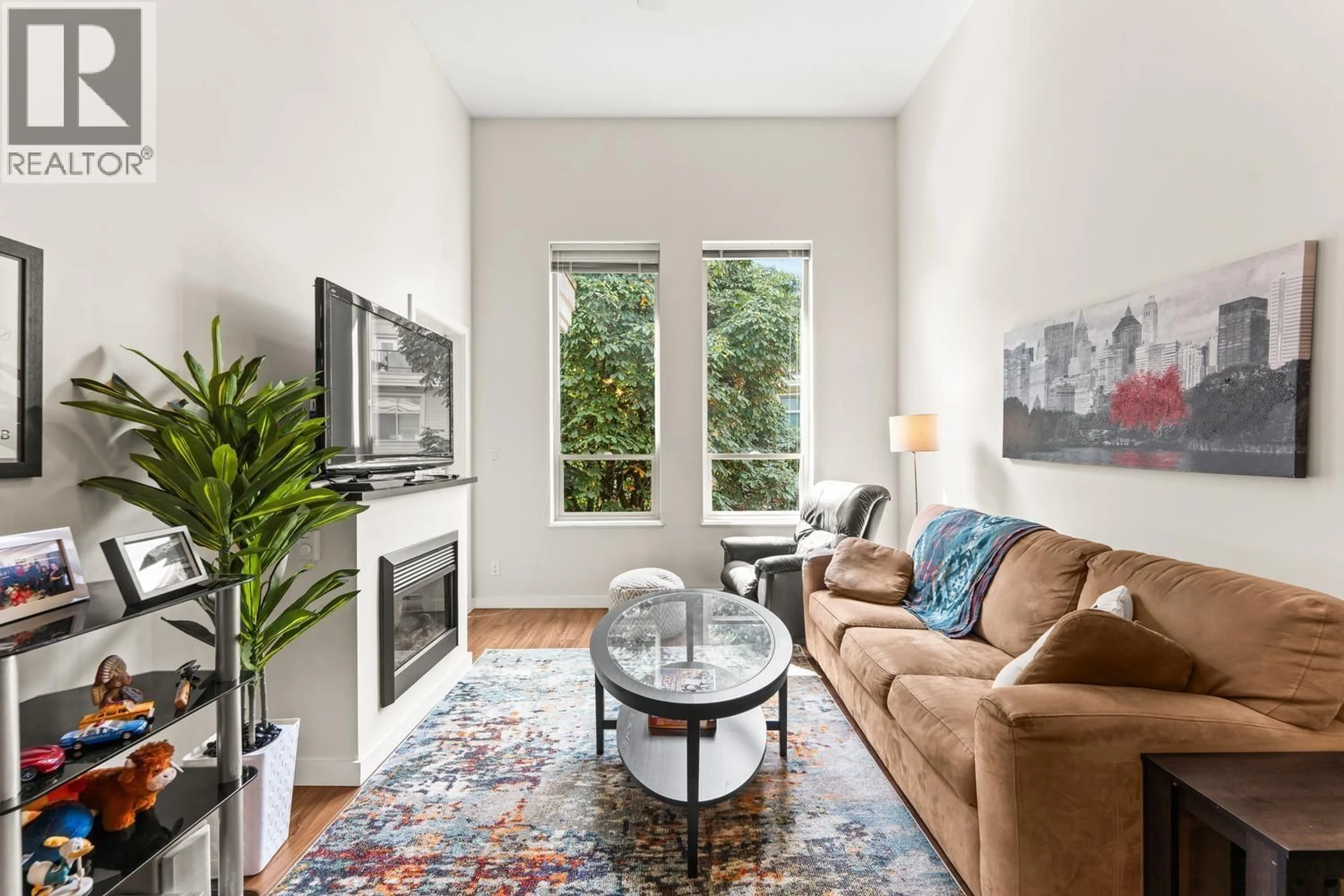 Living room with furniture, unknown for 402 - 245 ROSS DRIVE, New Westminster British Columbia V3L0C6