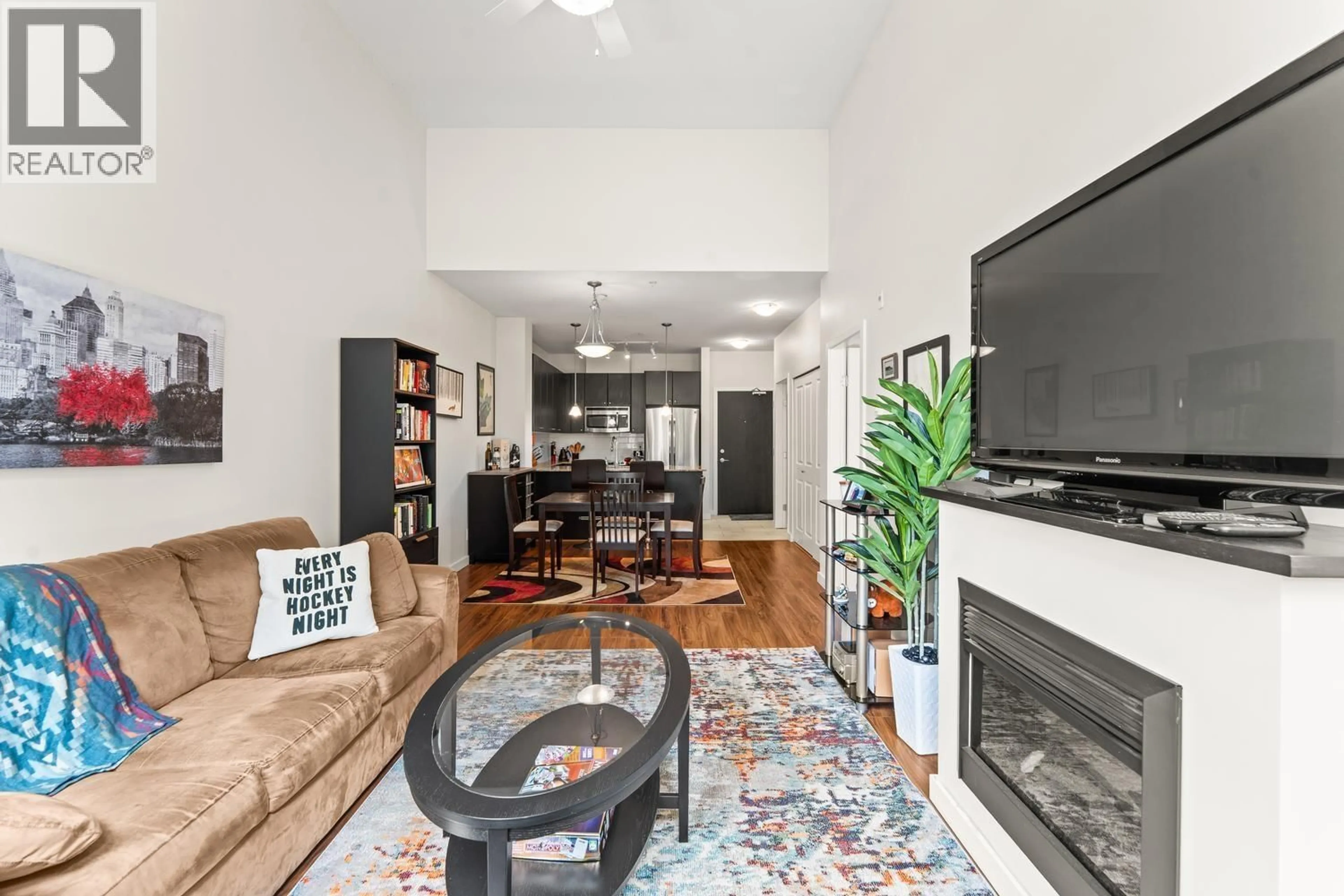 Living room with furniture, unknown for 402 - 245 ROSS DRIVE, New Westminster British Columbia V3L0C6