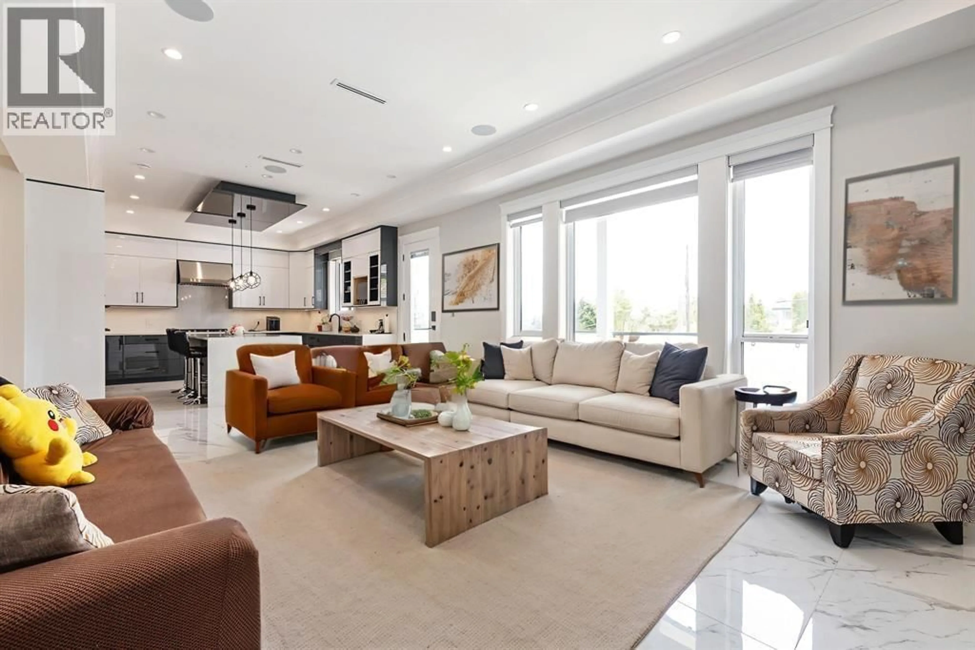 Open concept kitchen, ceramic/tile floor for 8007 BRADLEY AVENUE, Burnaby British Columbia V5J3T9