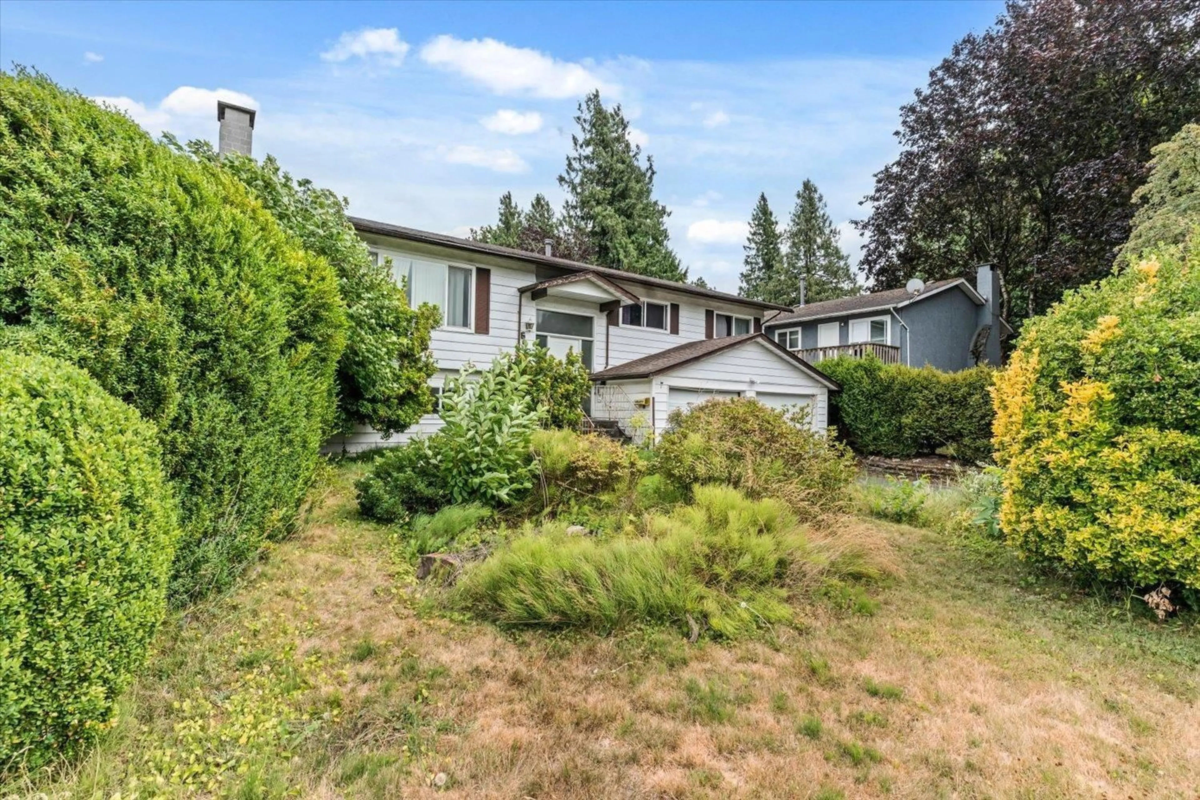 A pic from outside/outdoor area/front of a property/back of a property/a pic from drone, unknown for 6466 TRENT STREET, Chilliwack British Columbia V2R1W2