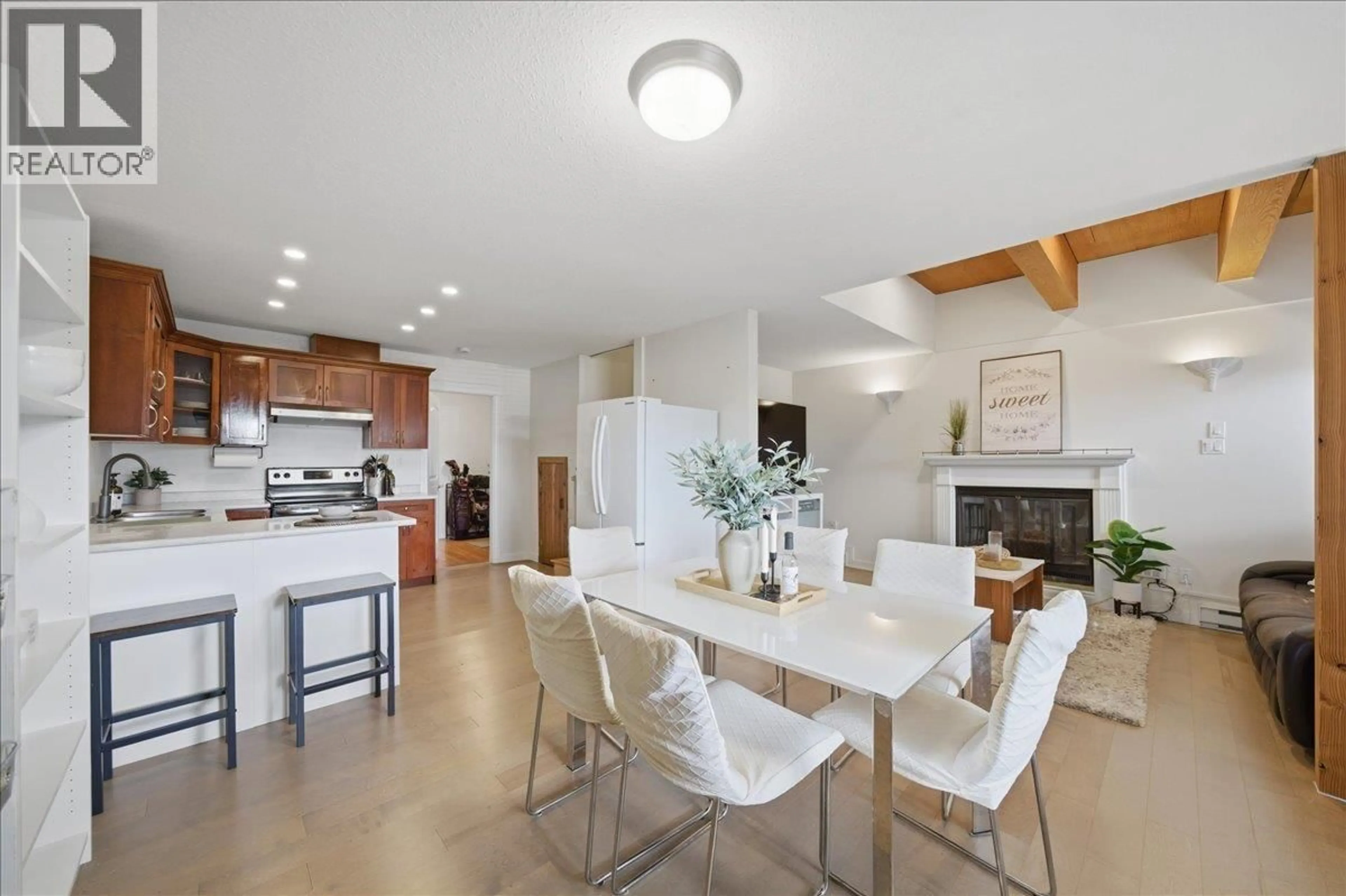 Open concept kitchen, unknown for 7694 BULLER AVENUE, Burnaby British Columbia V5J4S9