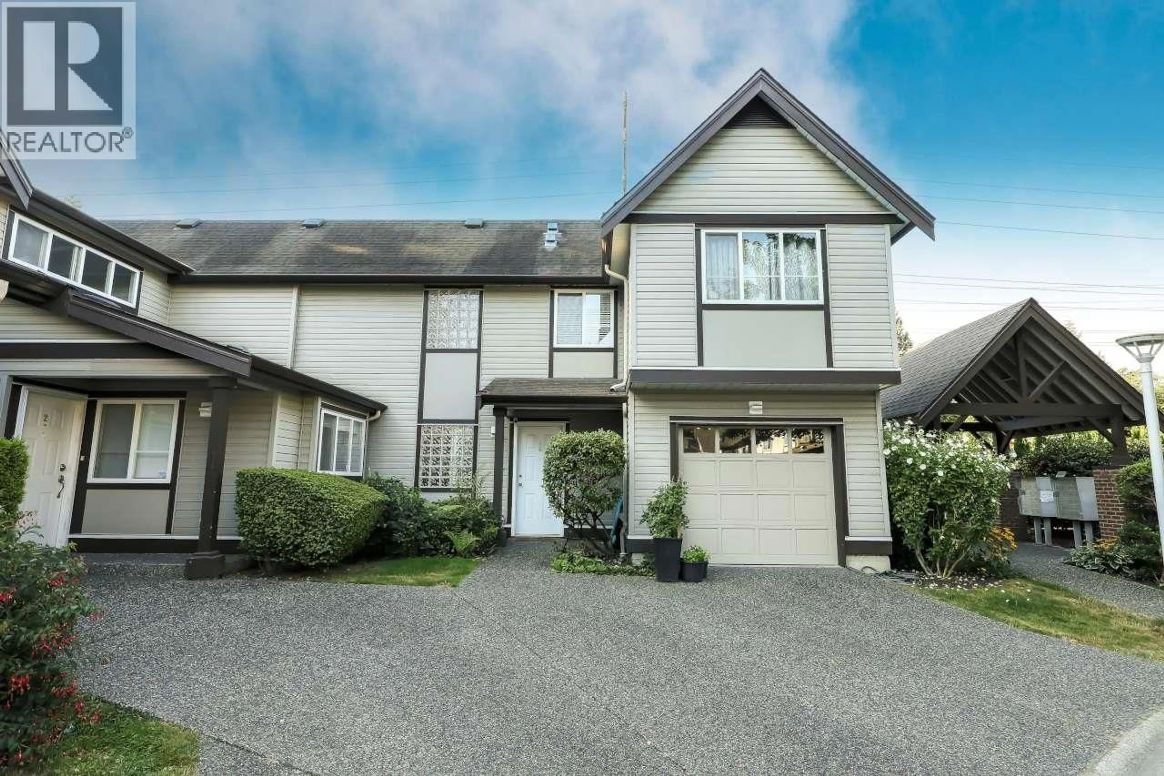Home with vinyl exterior material, street for 1 - 21801 DEWDNEY TRUNK ROAD, Maple Ridge British Columbia V2X3G8
