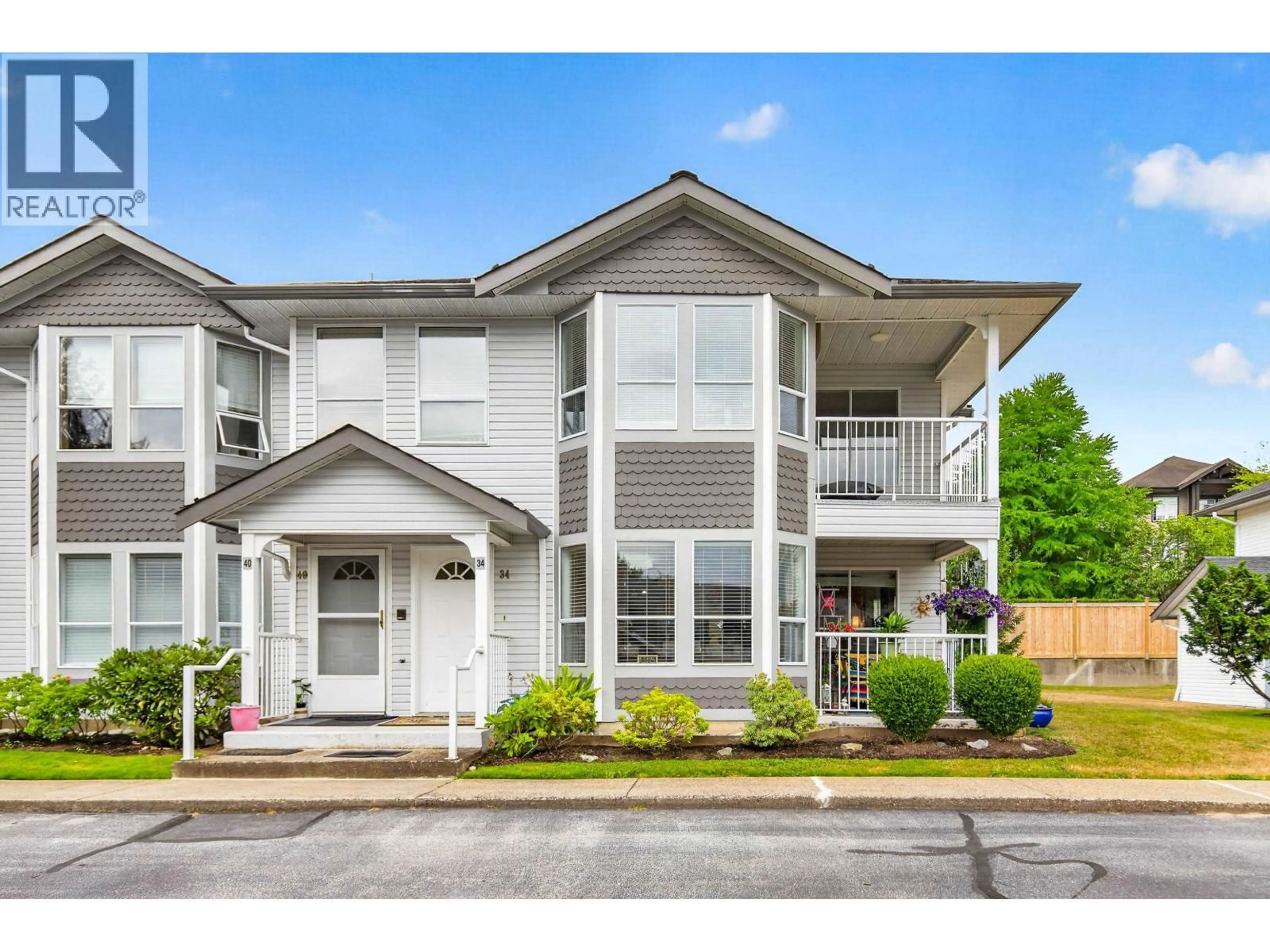Home with vinyl exterior material, street for 34 - 12296 224 STREET, Maple Ridge British Columbia V2X0M2
