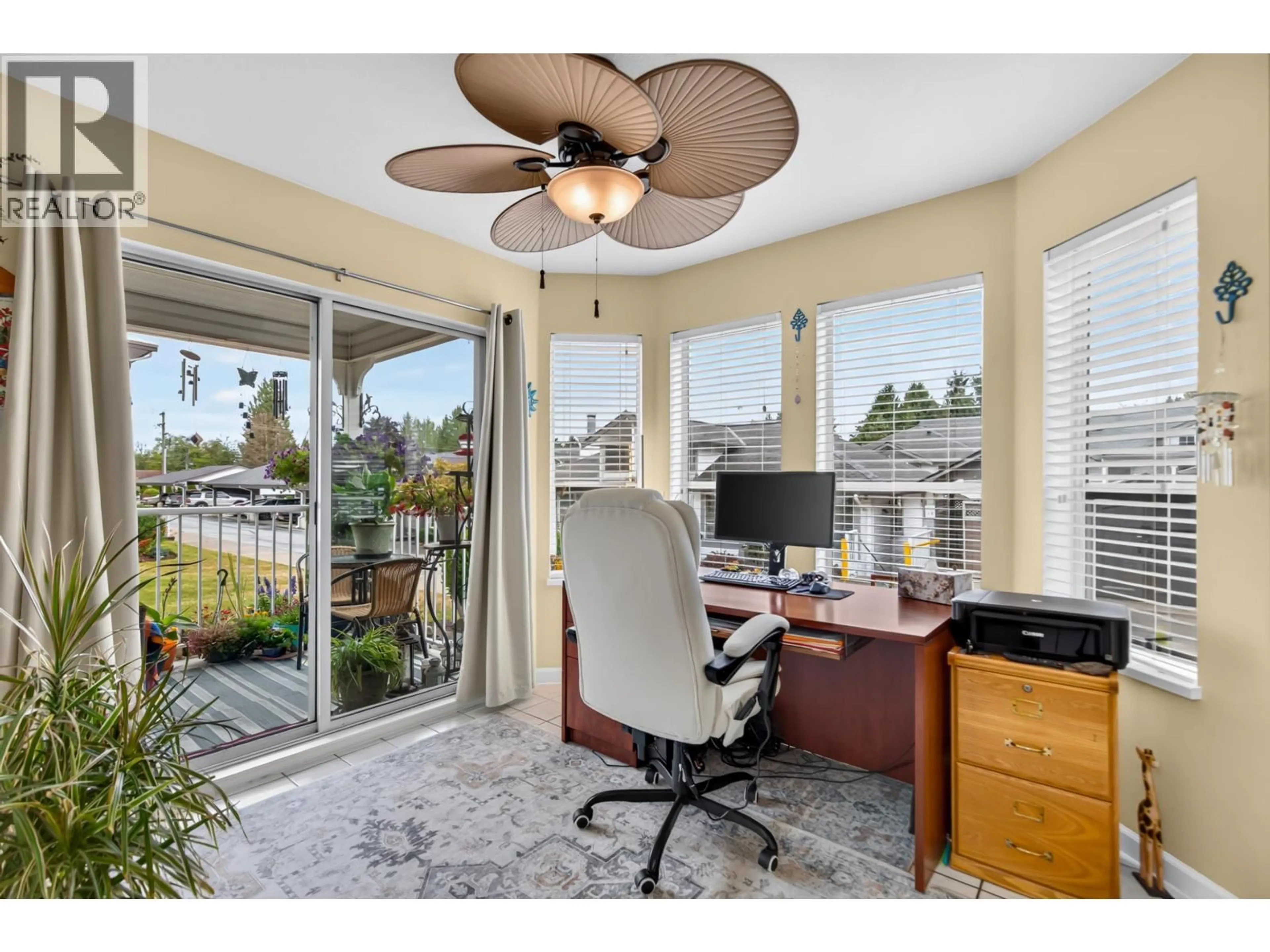 A pic of a room for 34 - 12296 224 STREET, Maple Ridge British Columbia V2X0M2