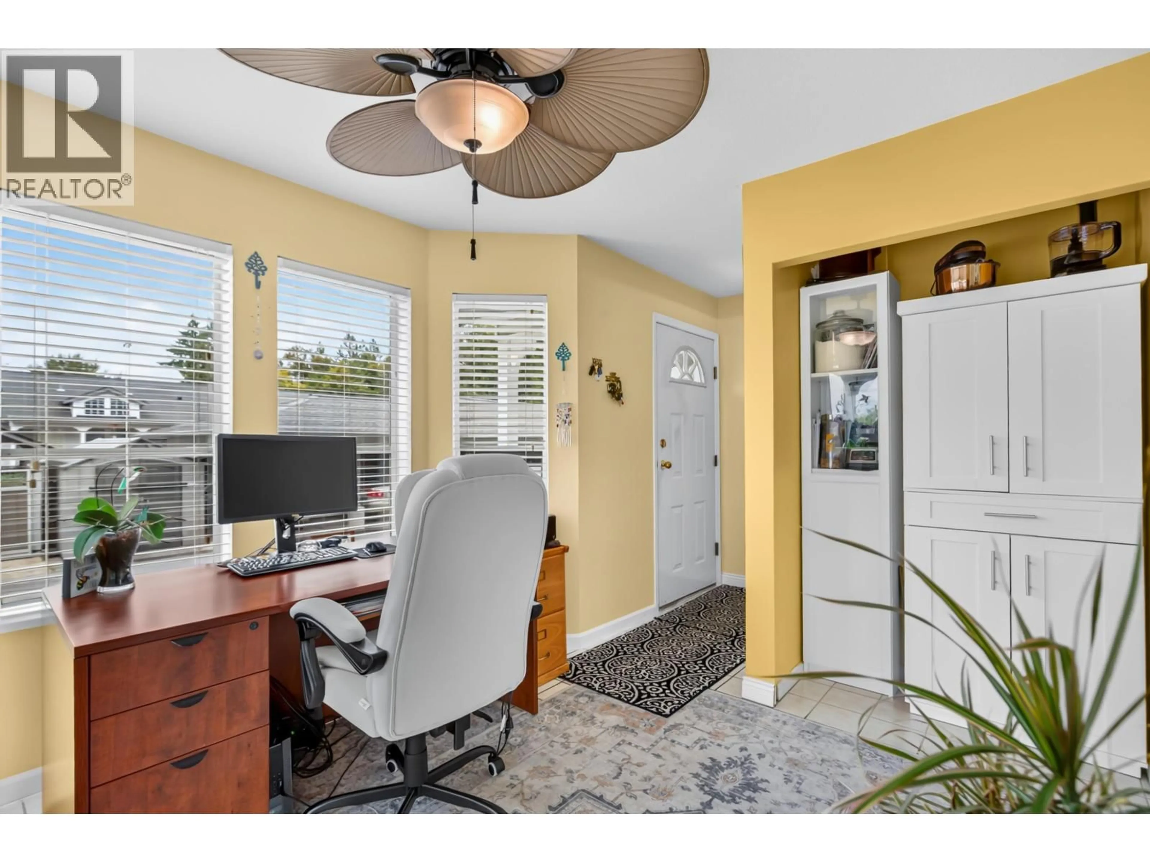 A pic of a room for 34 - 12296 224 STREET, Maple Ridge British Columbia V2X0M2