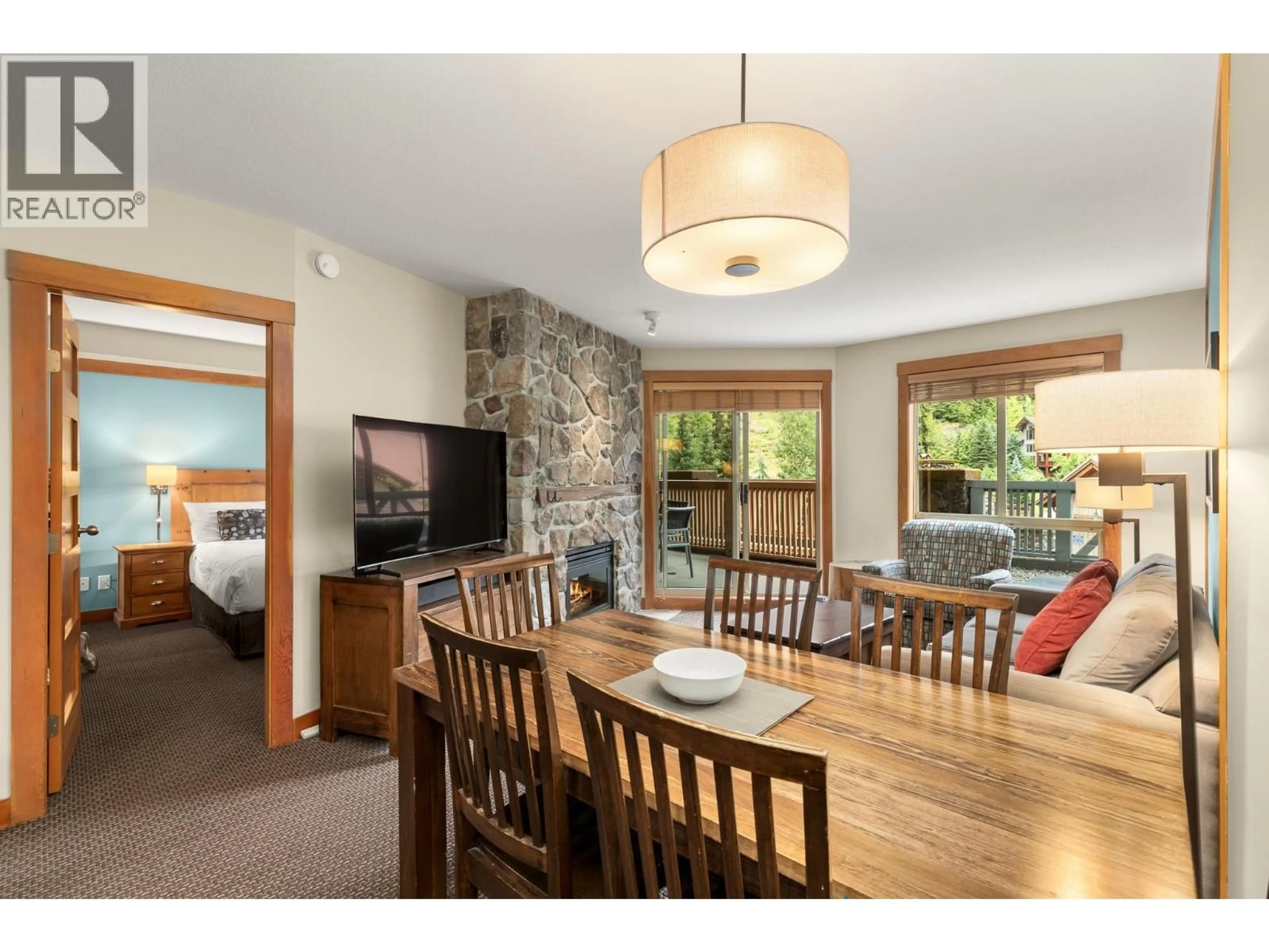 Dining room, wood/laminate floor for 323C - 2036 LONDON LANE, Whistler British Columbia V8E0N7