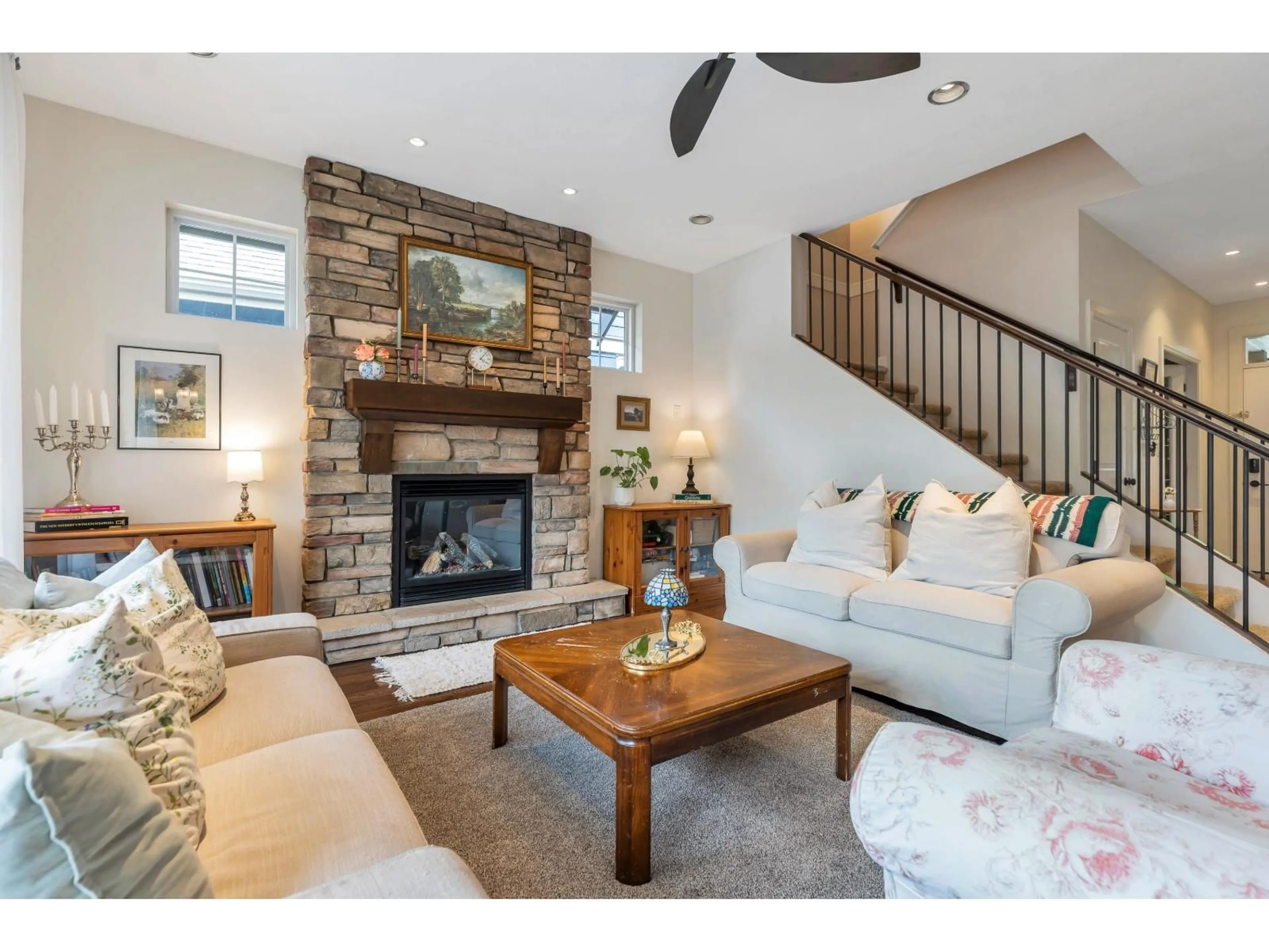 Living room with furniture, unknown for 6 - 45241 NICOMEN CRESCENT, Chilliwack British Columbia V2R0M1