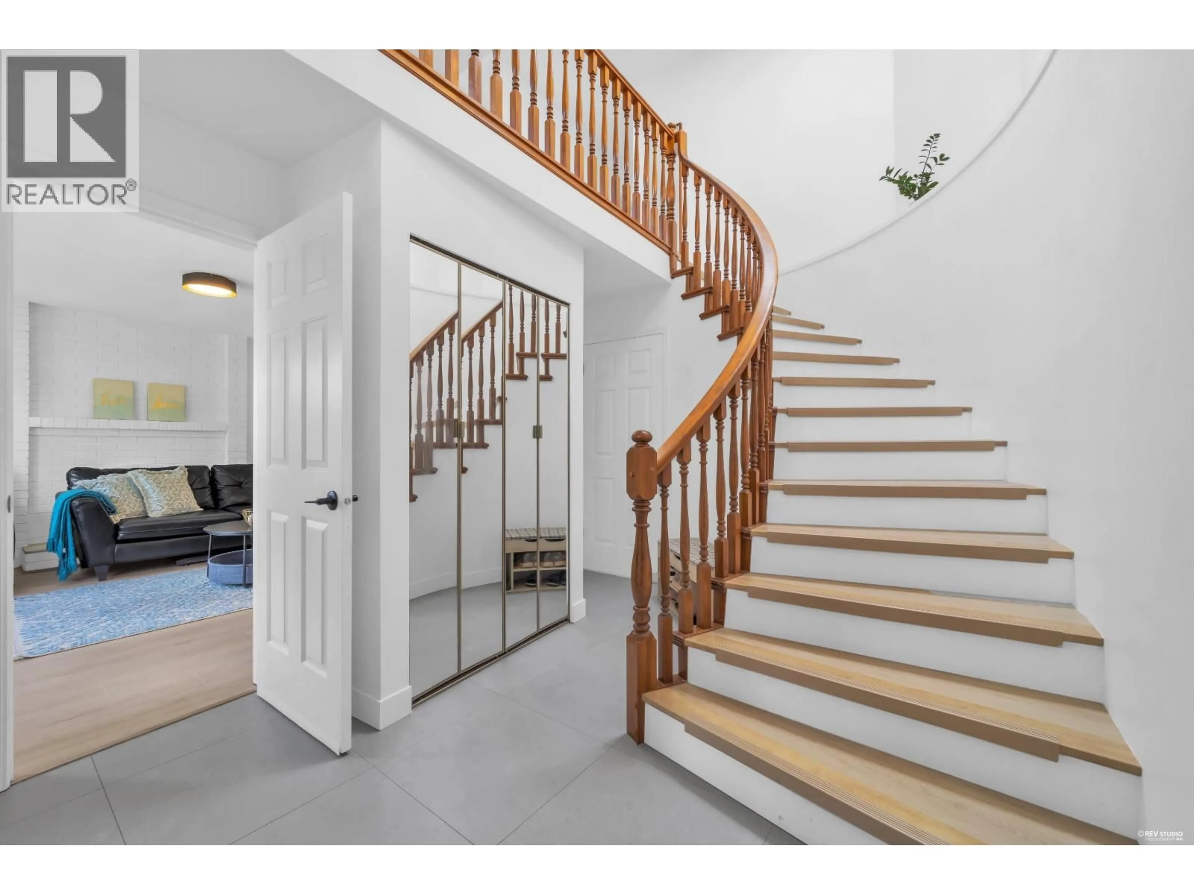 Unknown for 6939 DUMFRIES STREET, Vancouver British Columbia V5P3C1