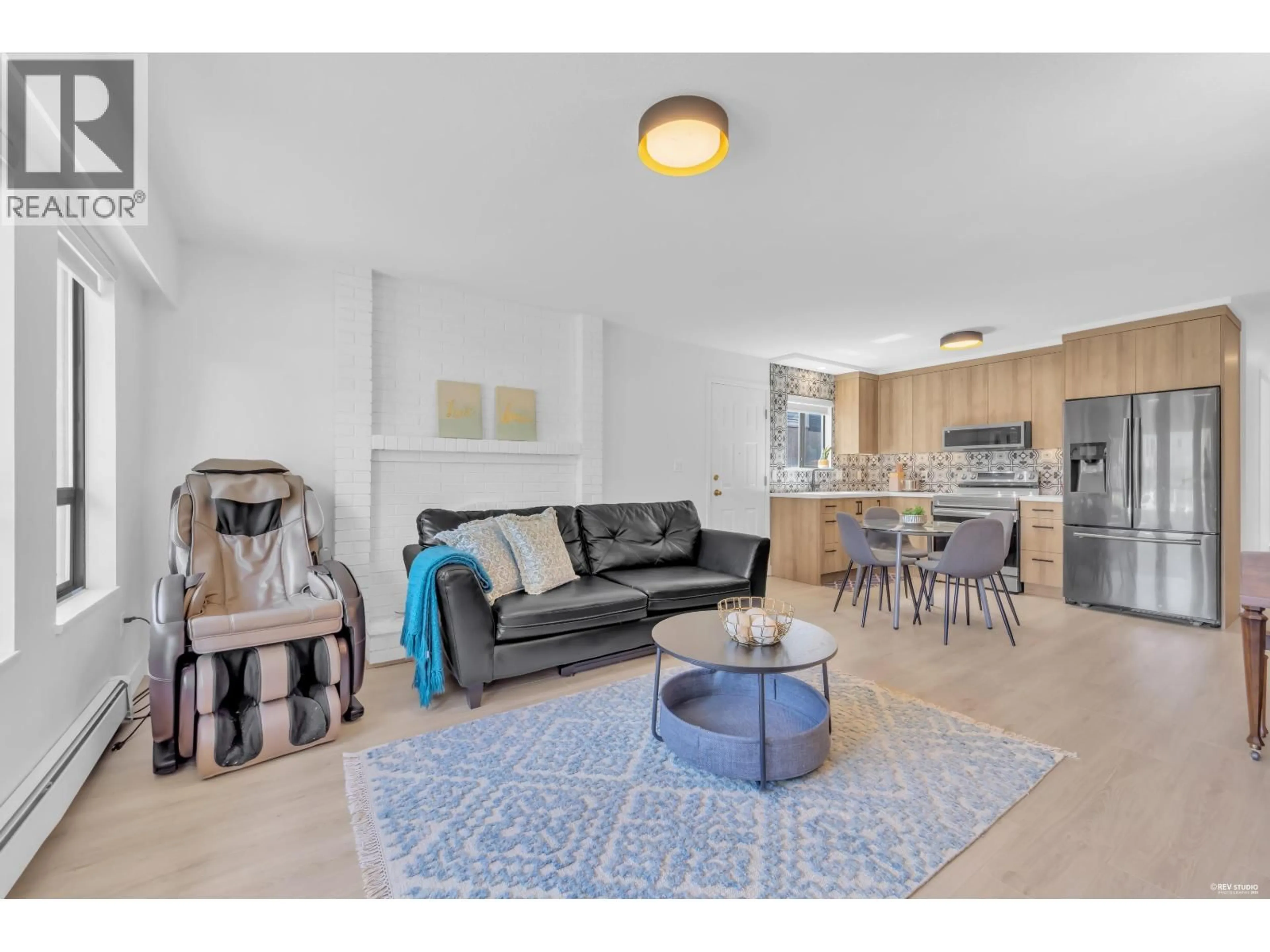 Living room with furniture, unknown for 6939 DUMFRIES STREET, Vancouver British Columbia V5P3C1