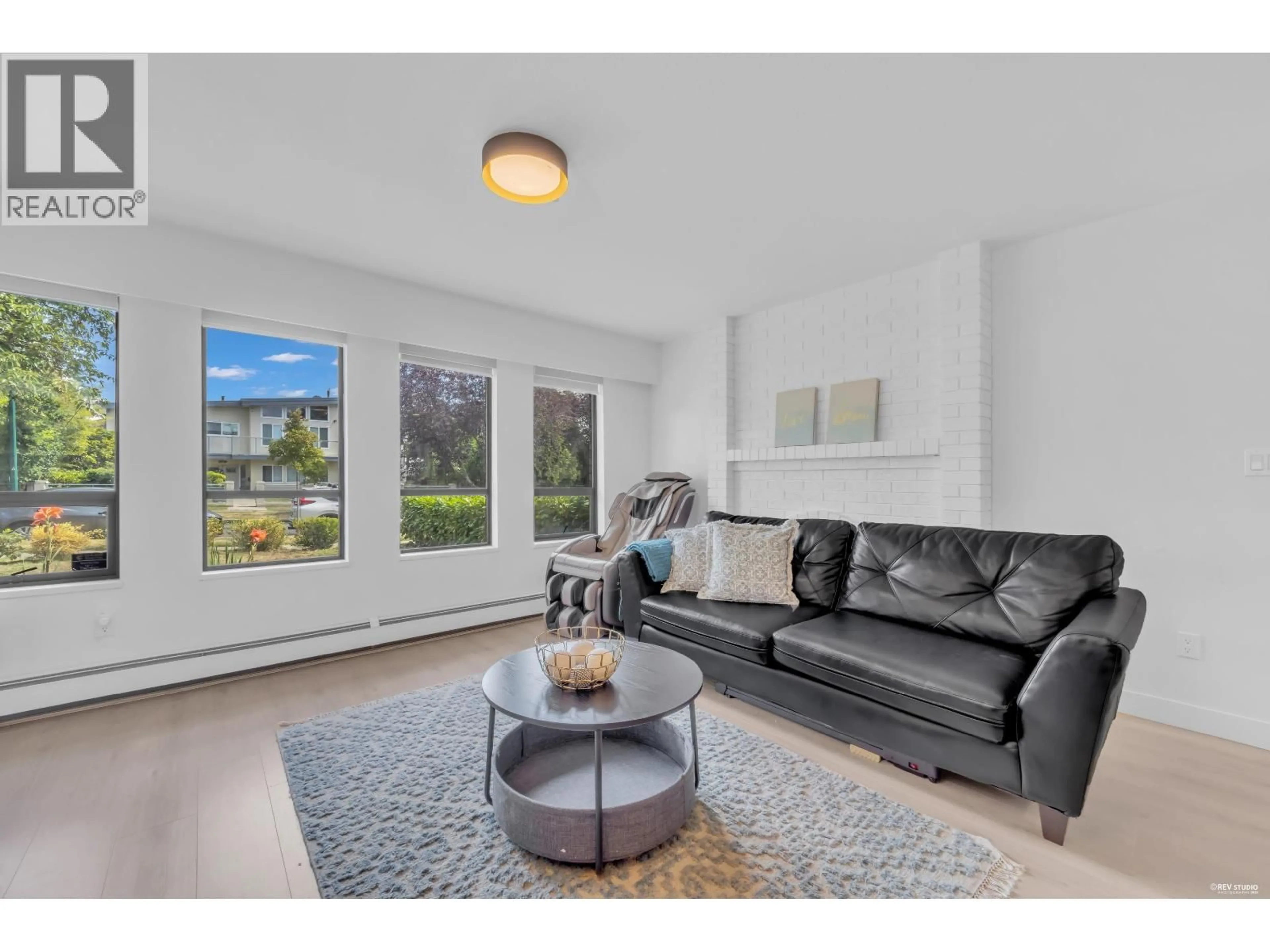 Living room with furniture, unknown for 6939 DUMFRIES STREET, Vancouver British Columbia V5P3C1
