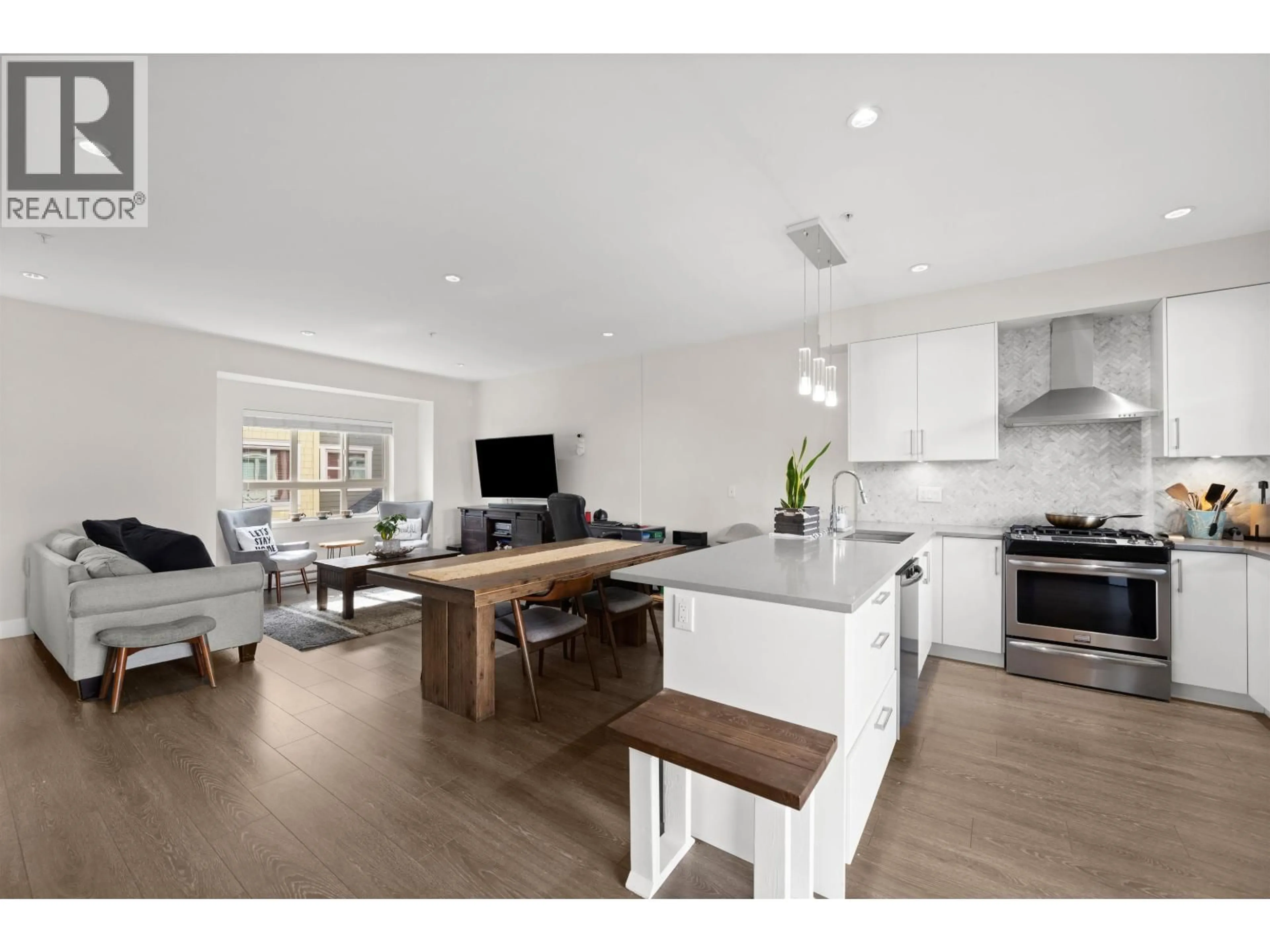 Open concept kitchen, wood/laminate floor for 30 - 843 EWEN AVENUE, New Westminster British Columbia V3M0K6