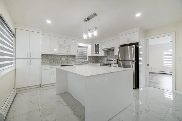 13755 93A AVENUE, Surrey 3