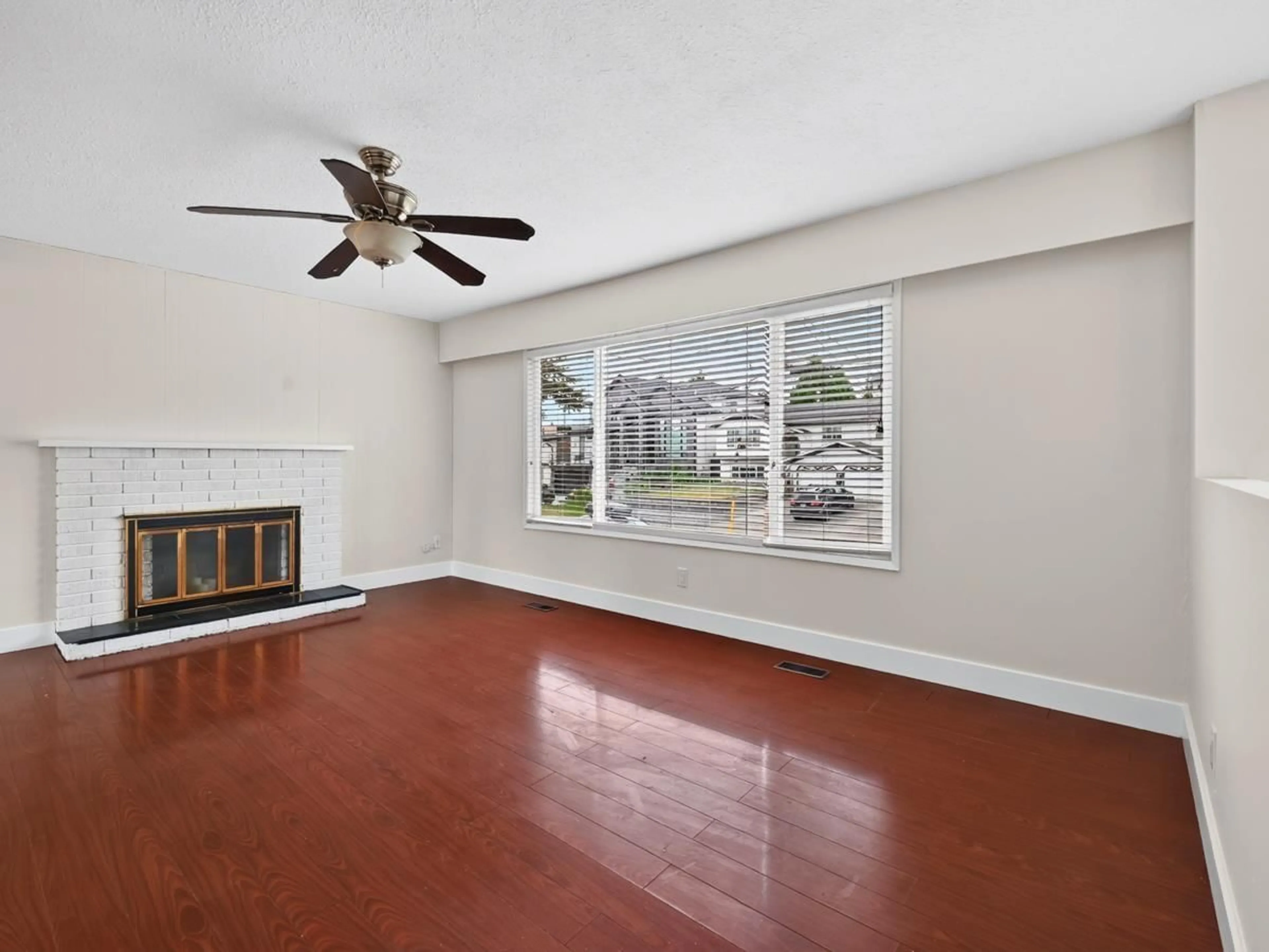 A pic of a room for 2068 RIDGEWAY STREET, Abbotsford British Columbia V2T3X7