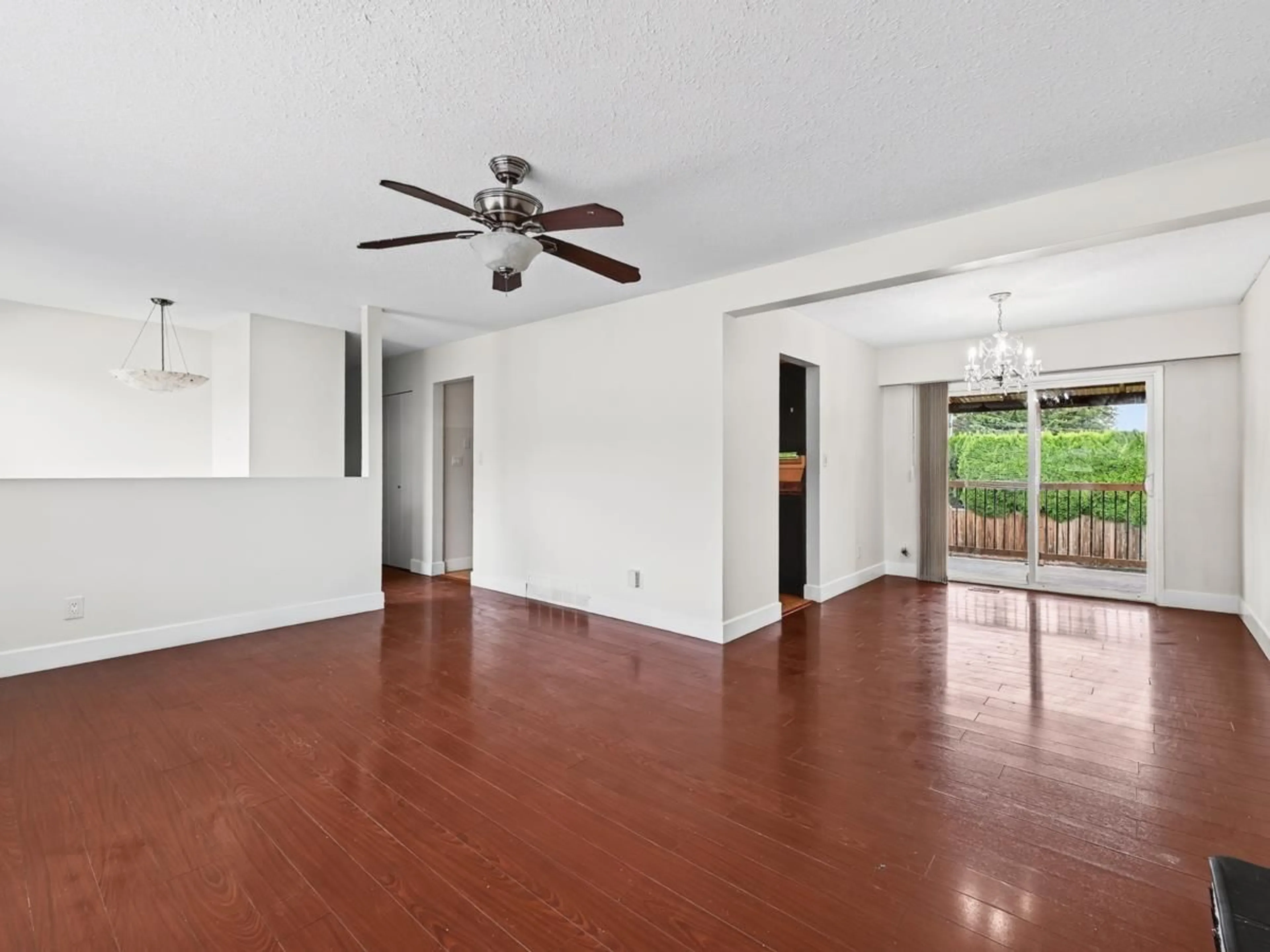 A pic of a room for 2068 RIDGEWAY STREET, Abbotsford British Columbia V2T3X7