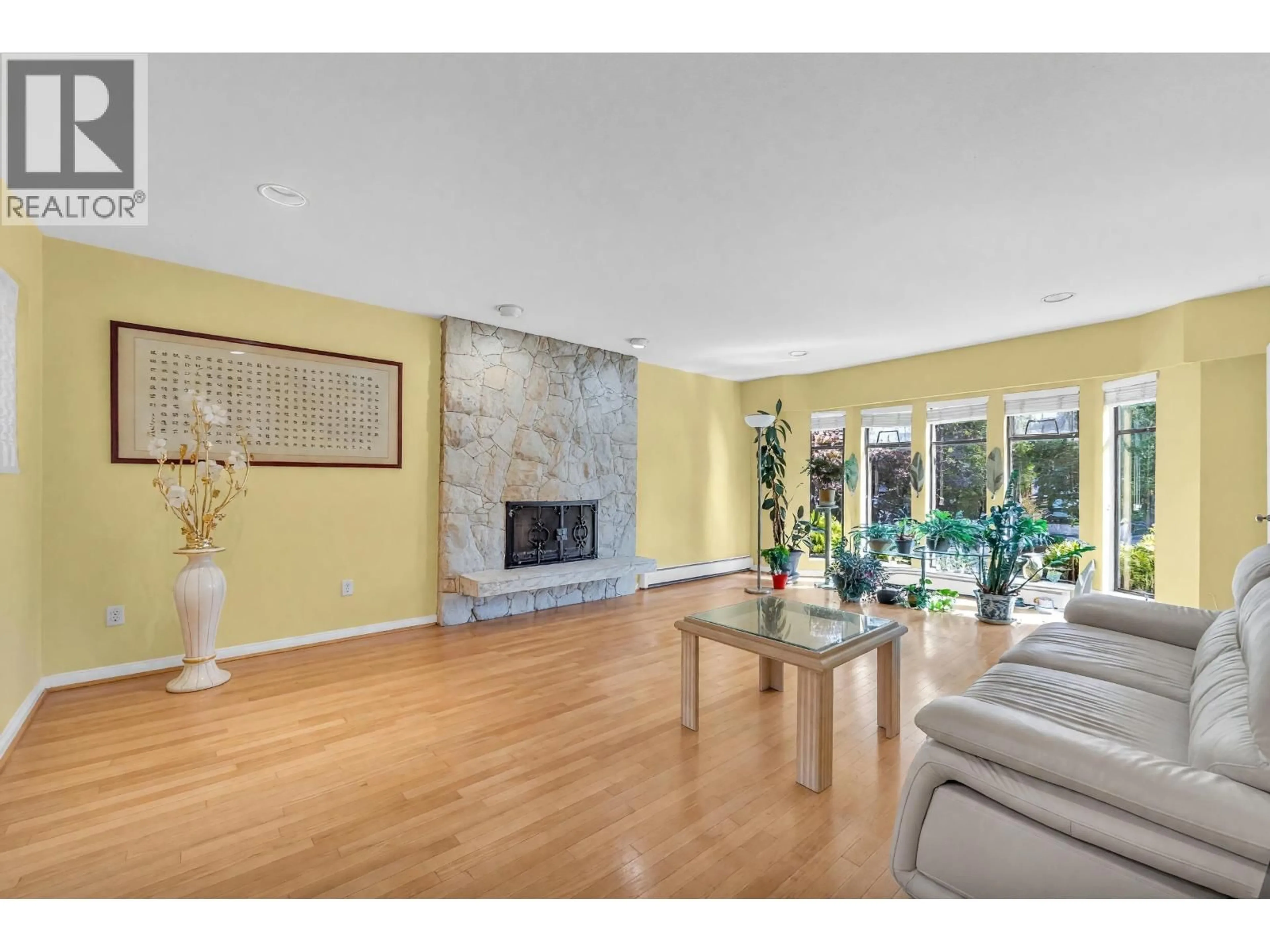 Unknown for 137 WOODSTOCK AVENUE, Vancouver British Columbia V5Y2R7