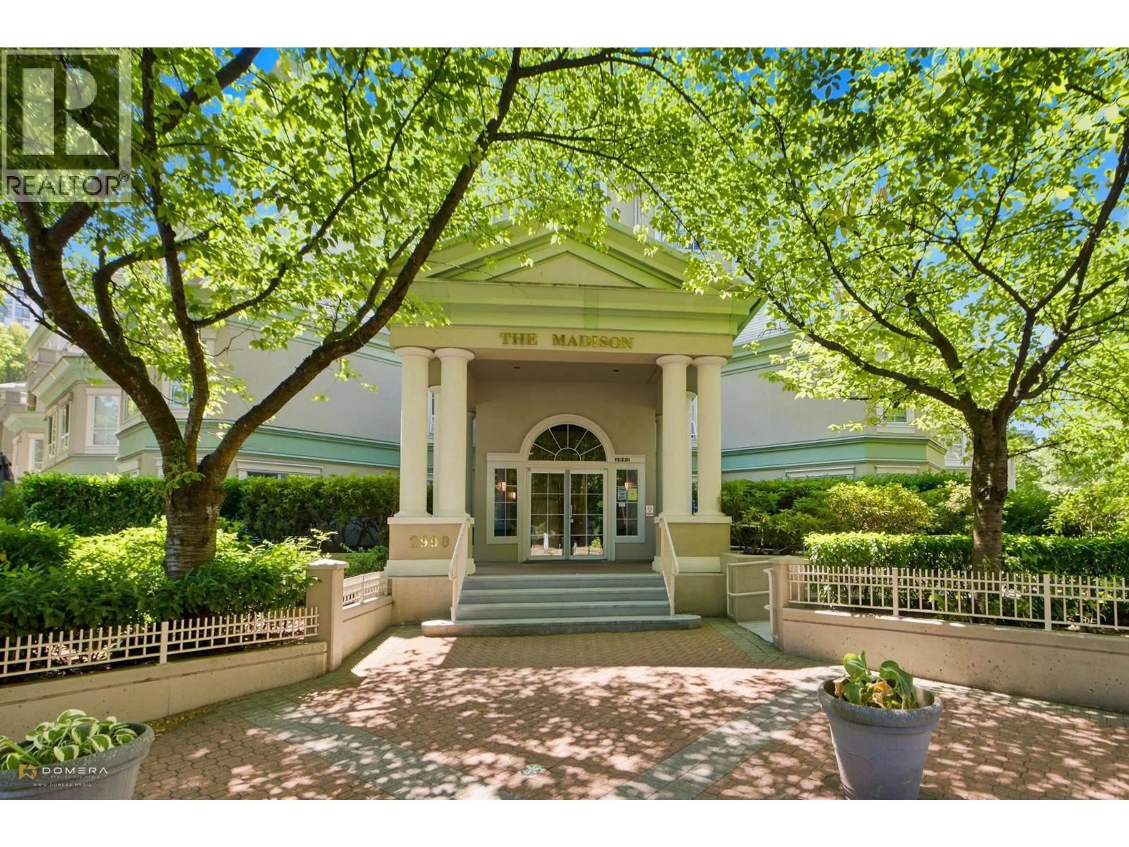 Indoor foyer for 116 - 2990 PRINCESS CRESCENT, Coquitlam British Columbia V3B7R3