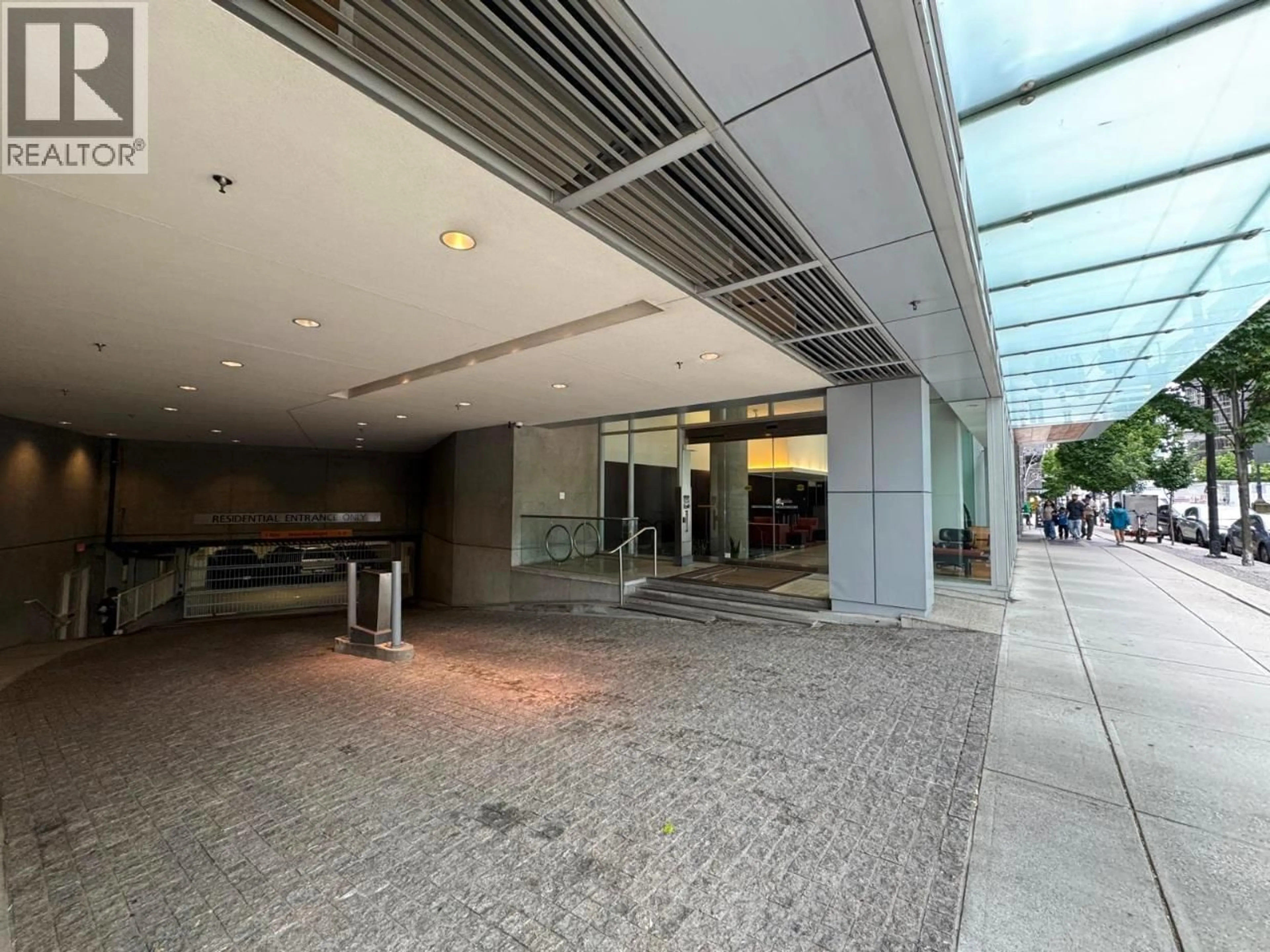 Indoor foyer for 3404 - 1077 CORDOVA STREET, Vancouver British Columbia V6C2C6