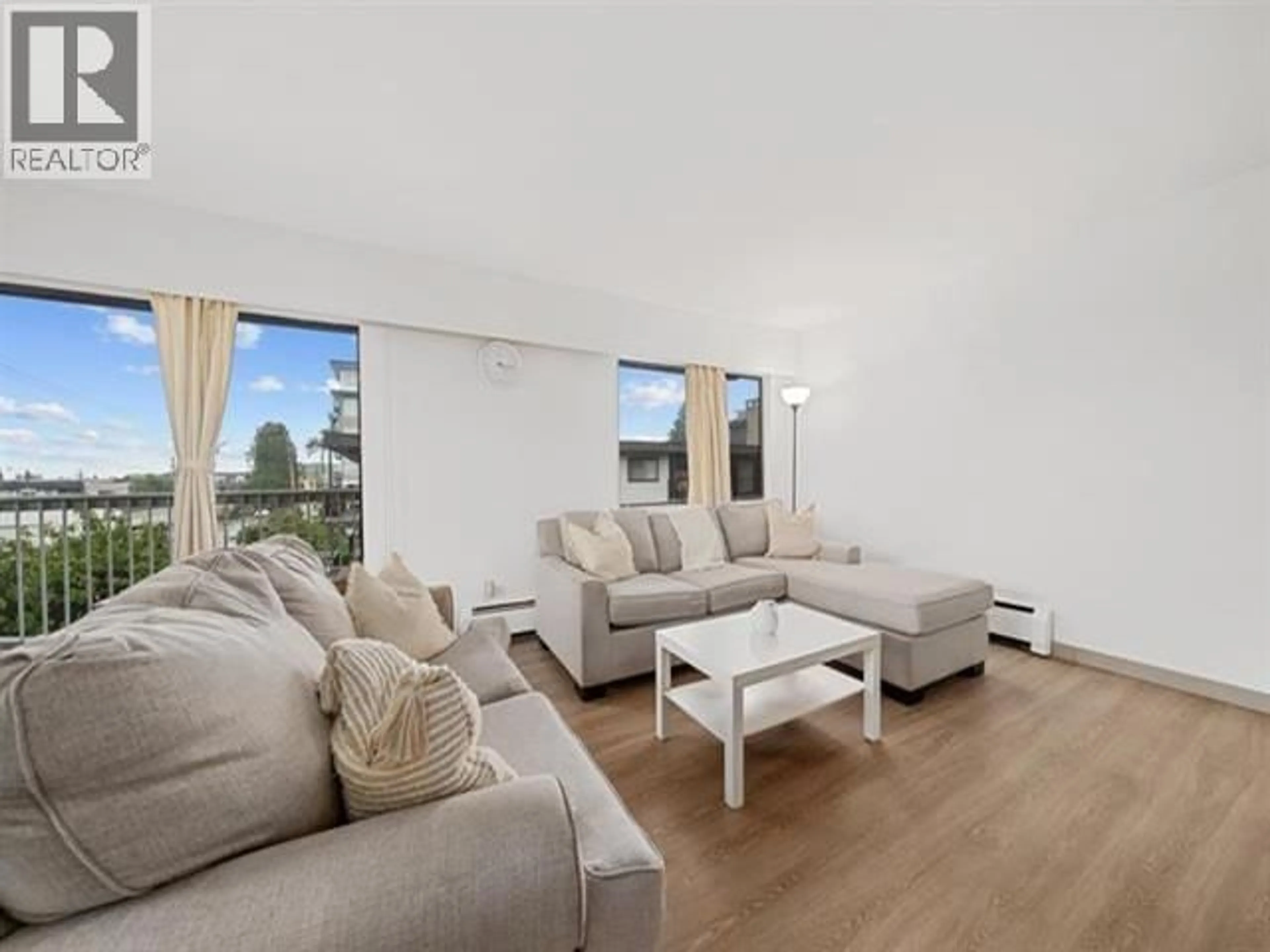 Living room with furniture, unknown for 301 - 11957 223 STREET, Maple Ridge British Columbia V2X5Y4