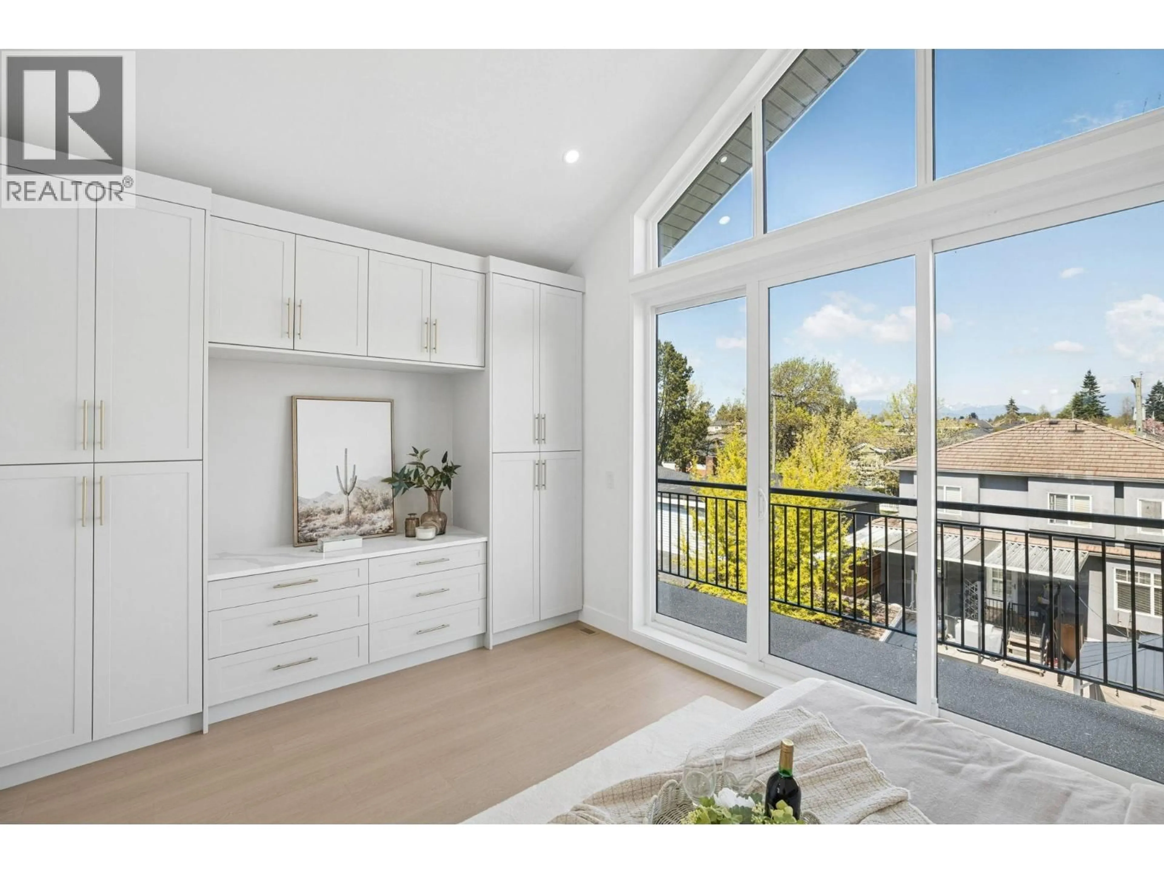 Unknown for 1005 55TH AVENUE, Vancouver British Columbia V5X1N8