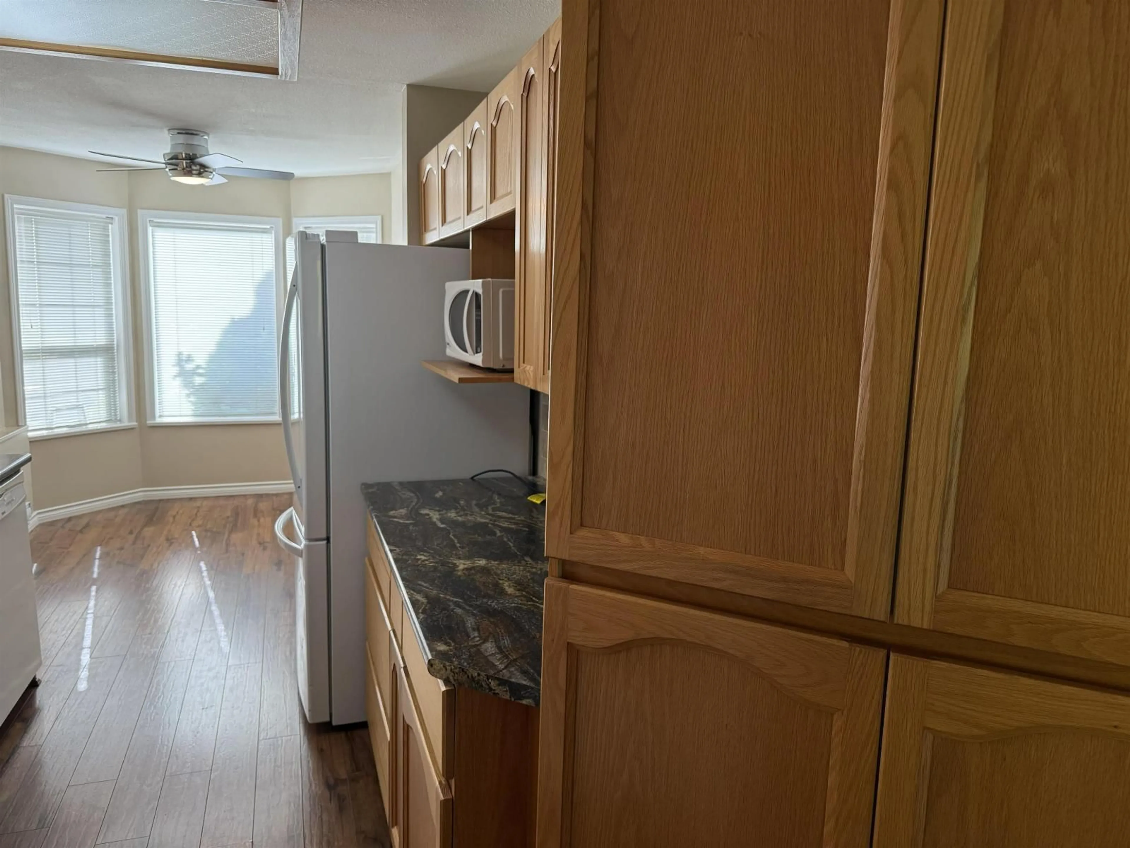 Standard kitchen, unknown for 36 - 3115 TRAFALGAR STREET, Abbotsford British Columbia V2S8C5