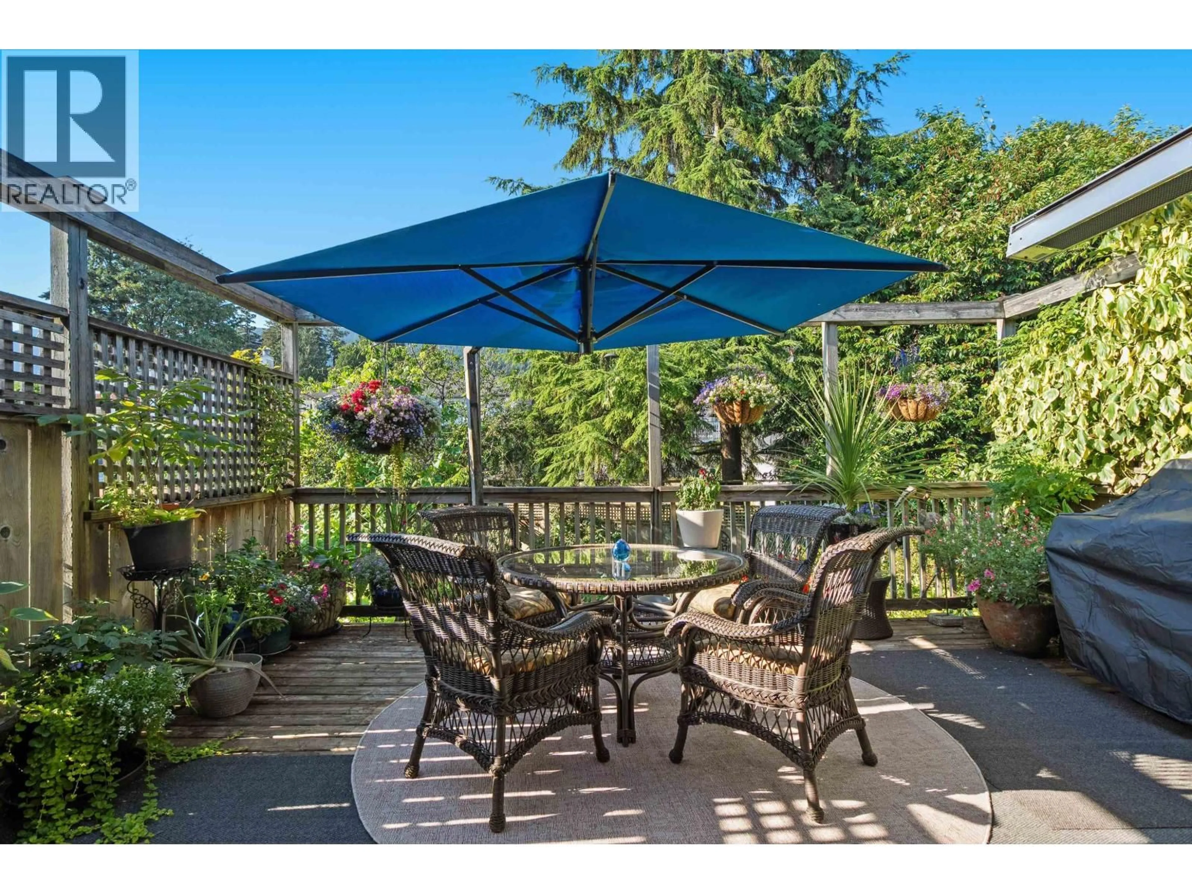 Patio, street for 2379 MARINE DRIVE, West Vancouver British Columbia V7V1K9