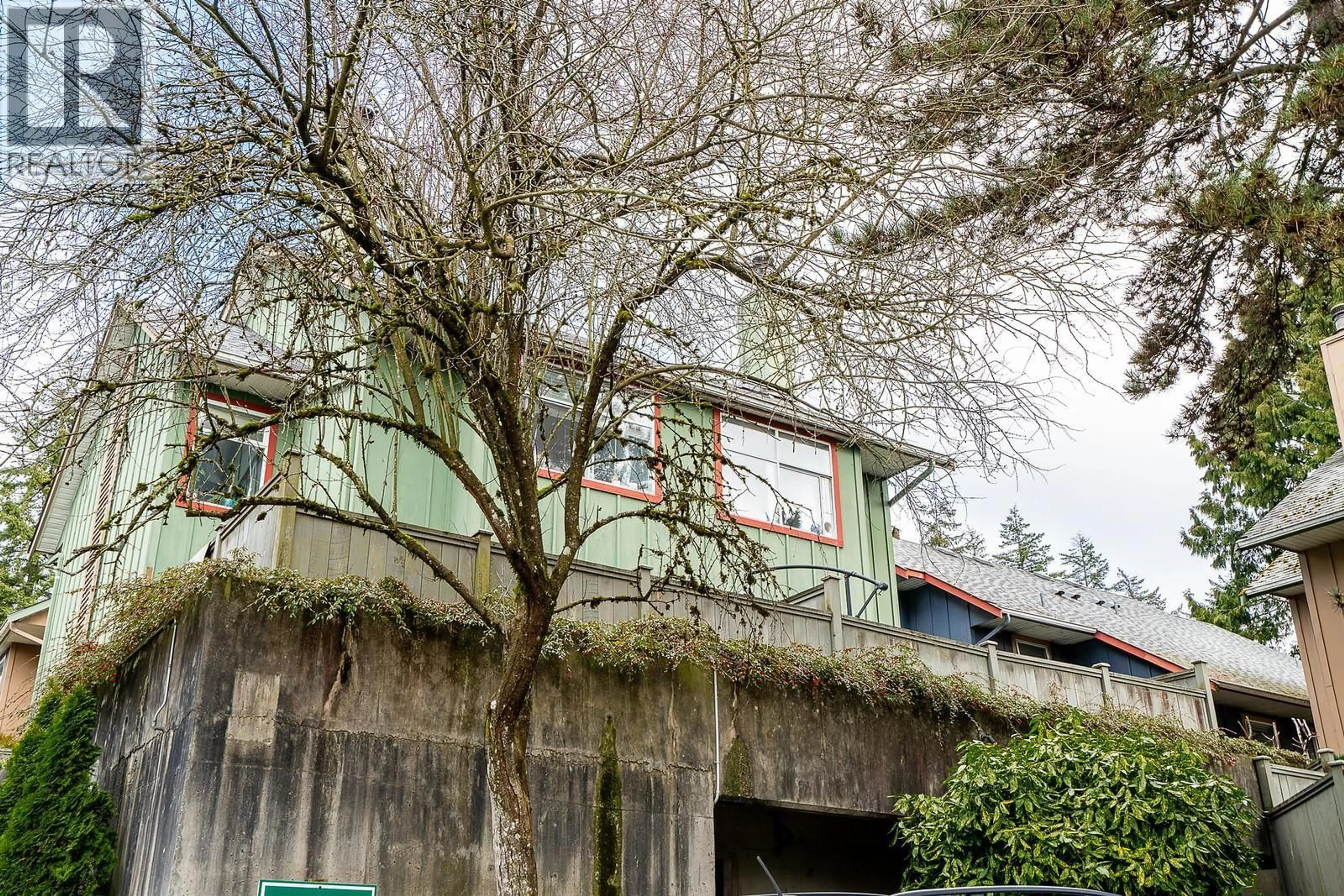 A pic from outside/outdoor area/front of a property/back of a property/a pic from drone, street for 42 - 900 17TH STREET, North Vancouver British Columbia V7P3K5
