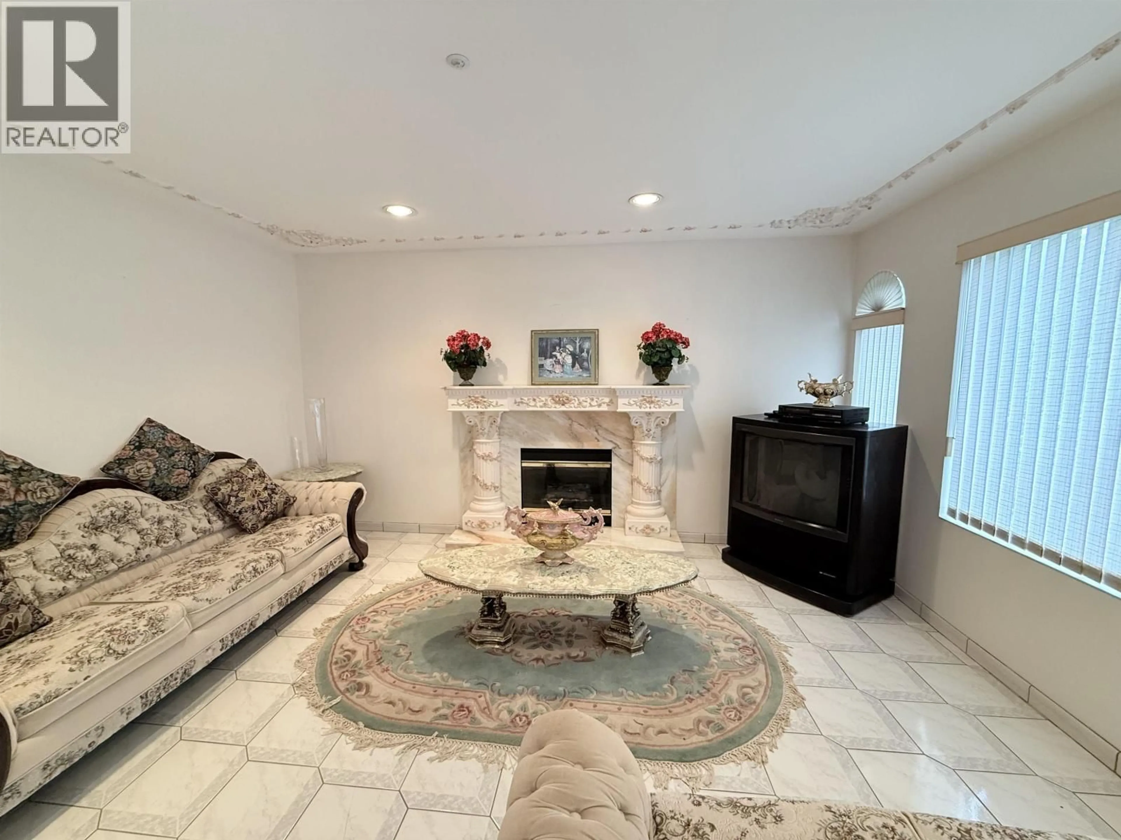 Living room with furniture, unknown for 2458 5TH AVENUE, Vancouver British Columbia V5M1M5