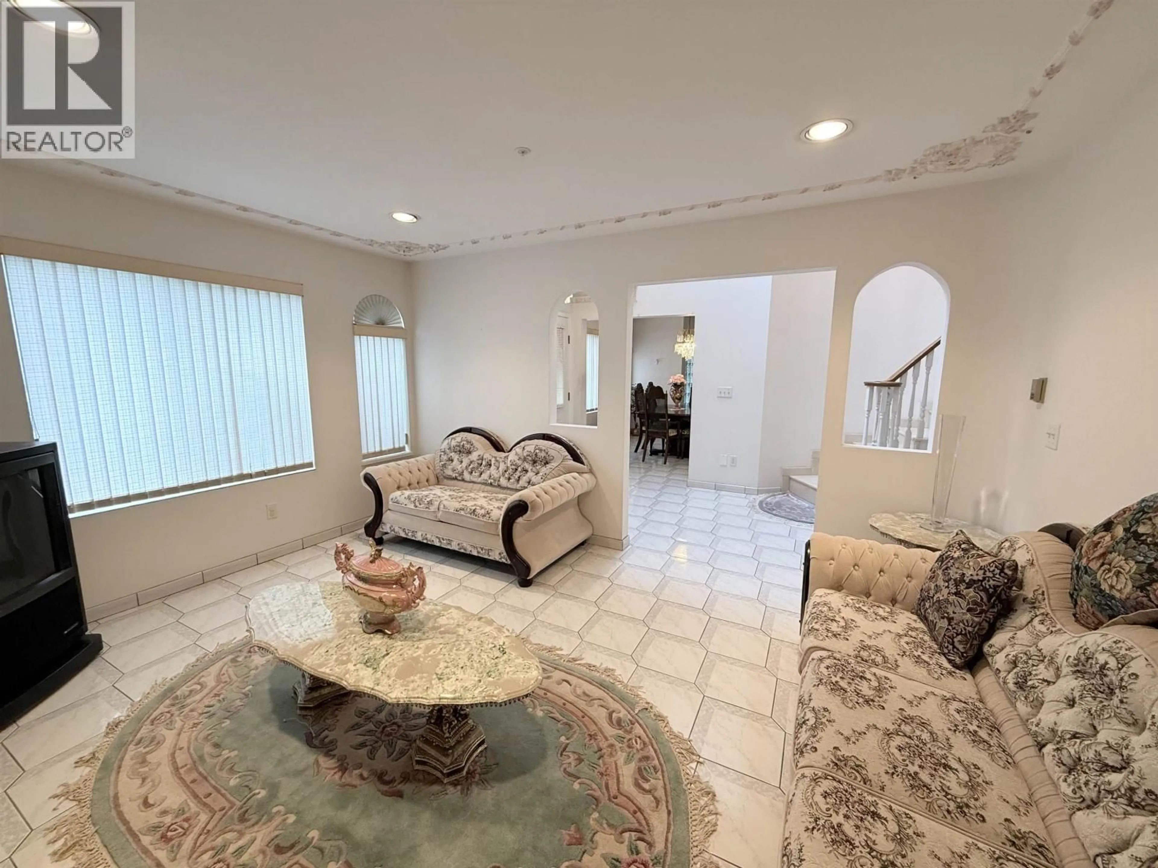 Living room with furniture, ceramic/tile floor for 2458 5TH AVENUE, Vancouver British Columbia V5M1M5