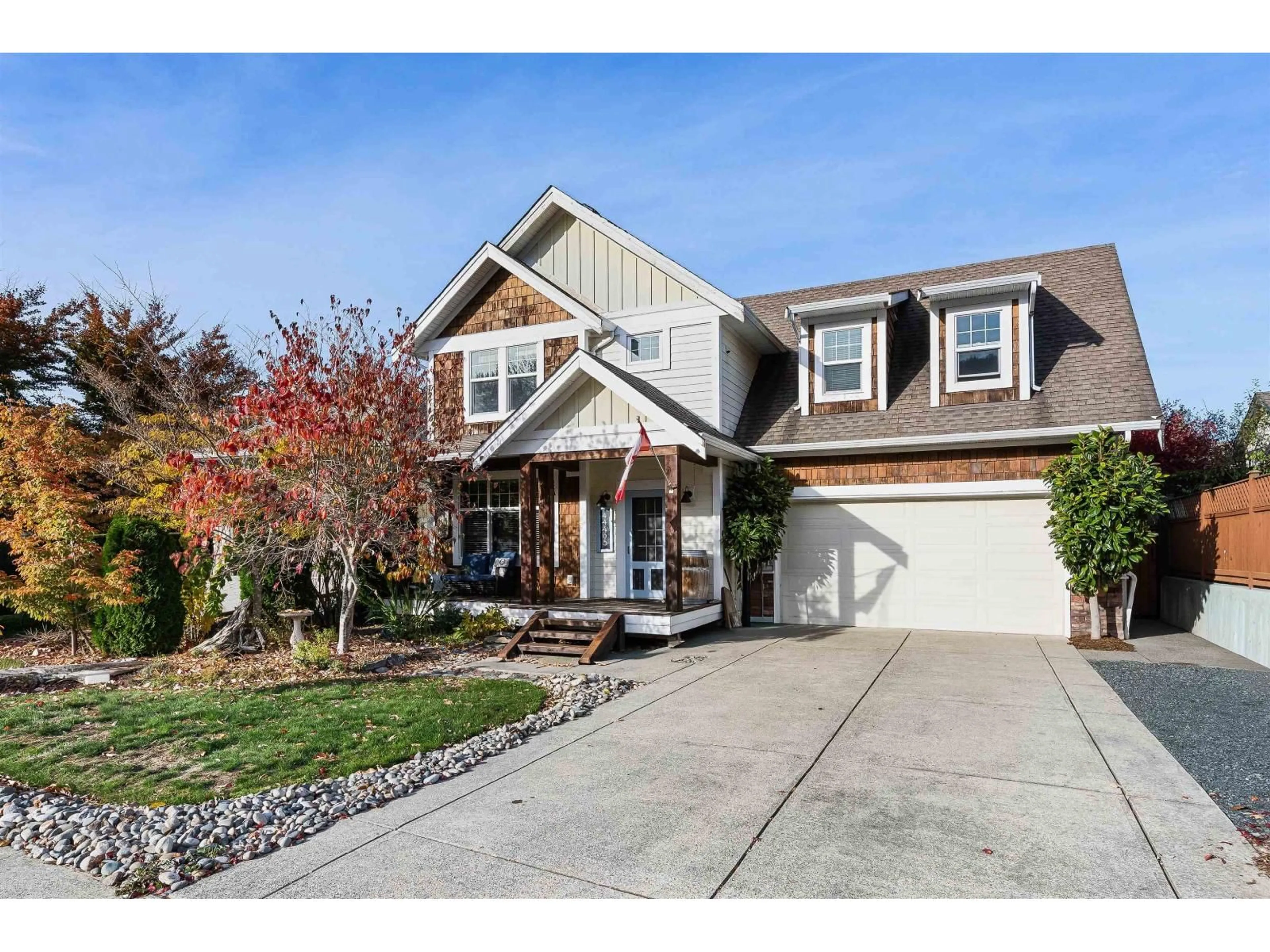 Home with vinyl exterior material, street for 44405 MCLAREN DRIVE, Chilliwack British Columbia V2R0A3