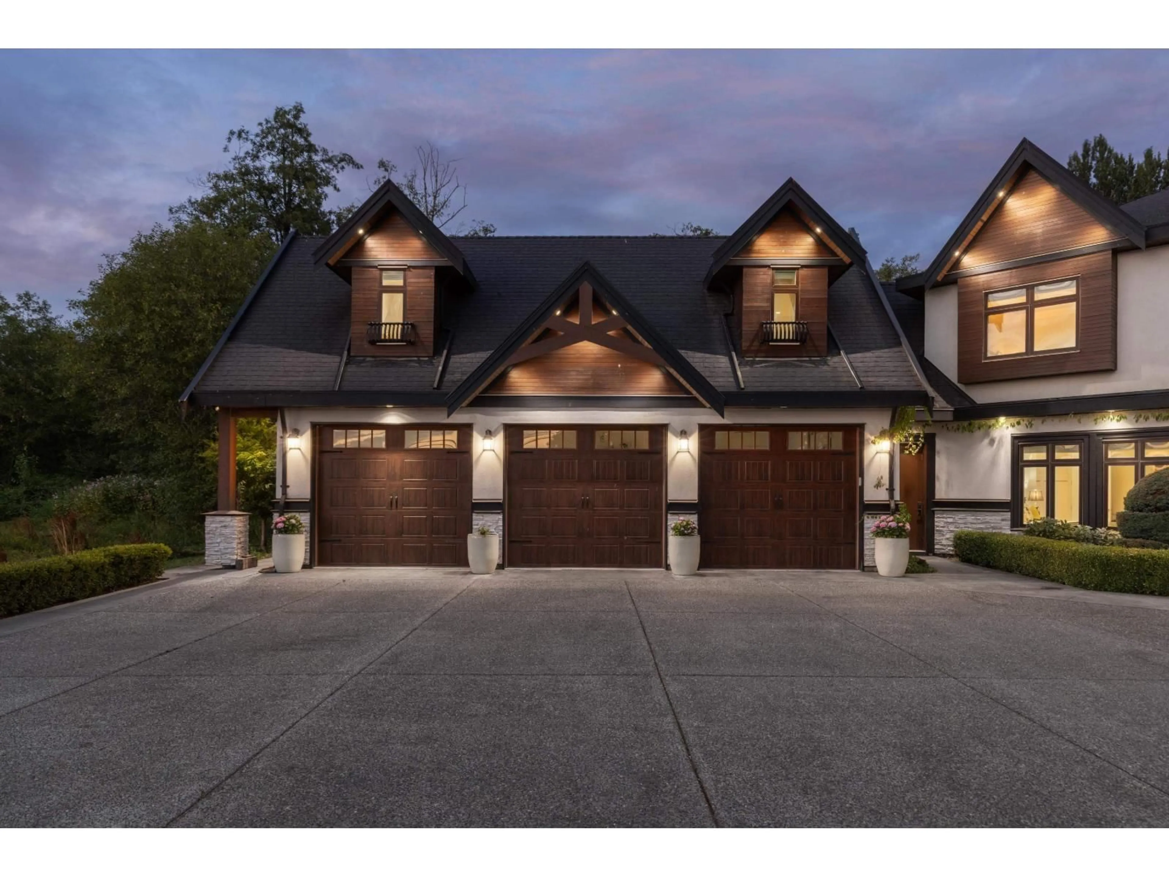 Indoor garage for 8486 HARVIE ROAD, Surrey British Columbia V4N5X8