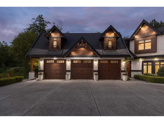 8486 HARVIE ROAD, Surrey 4