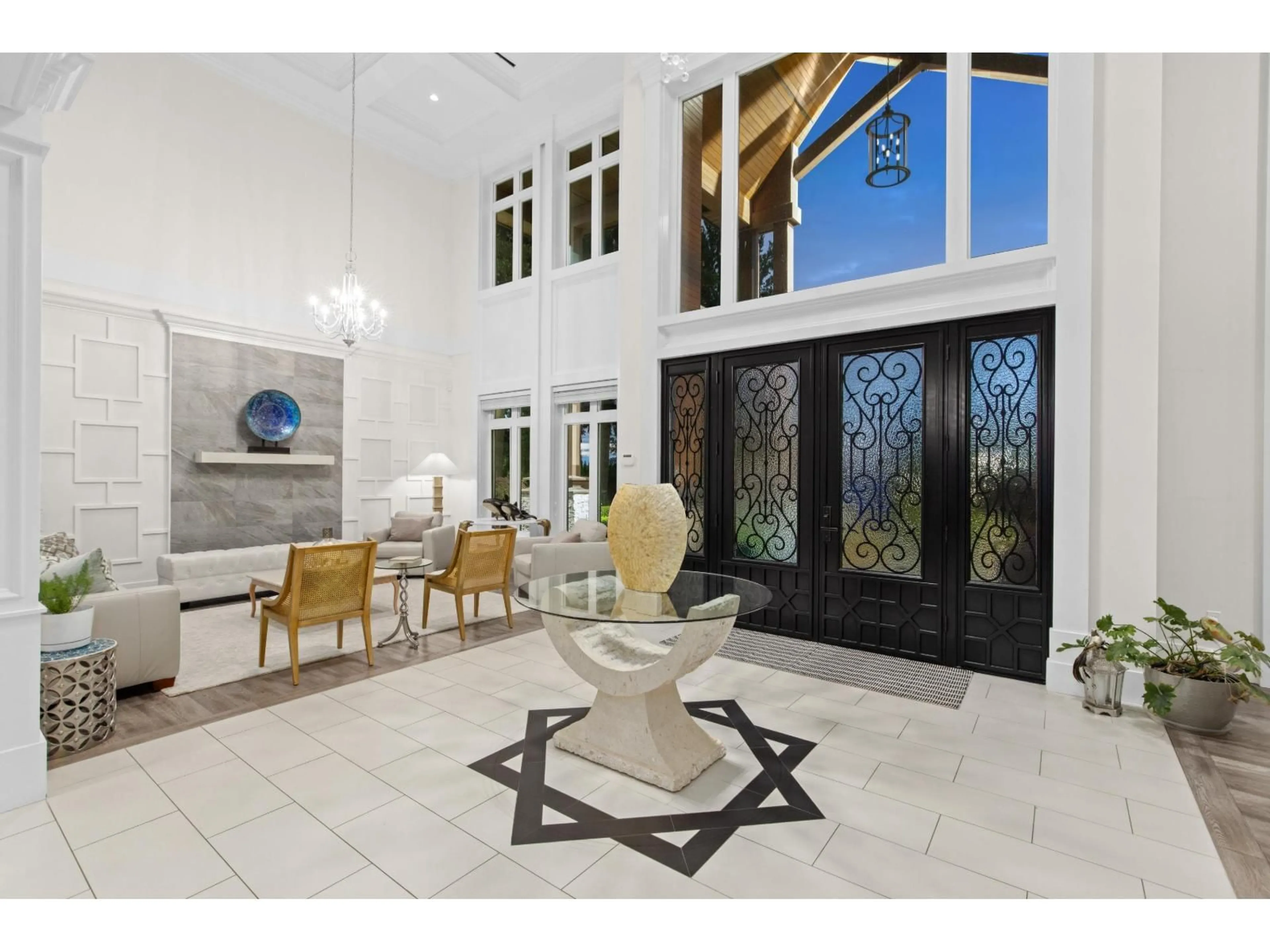Indoor foyer for 8486 HARVIE ROAD, Surrey British Columbia V4N5X8