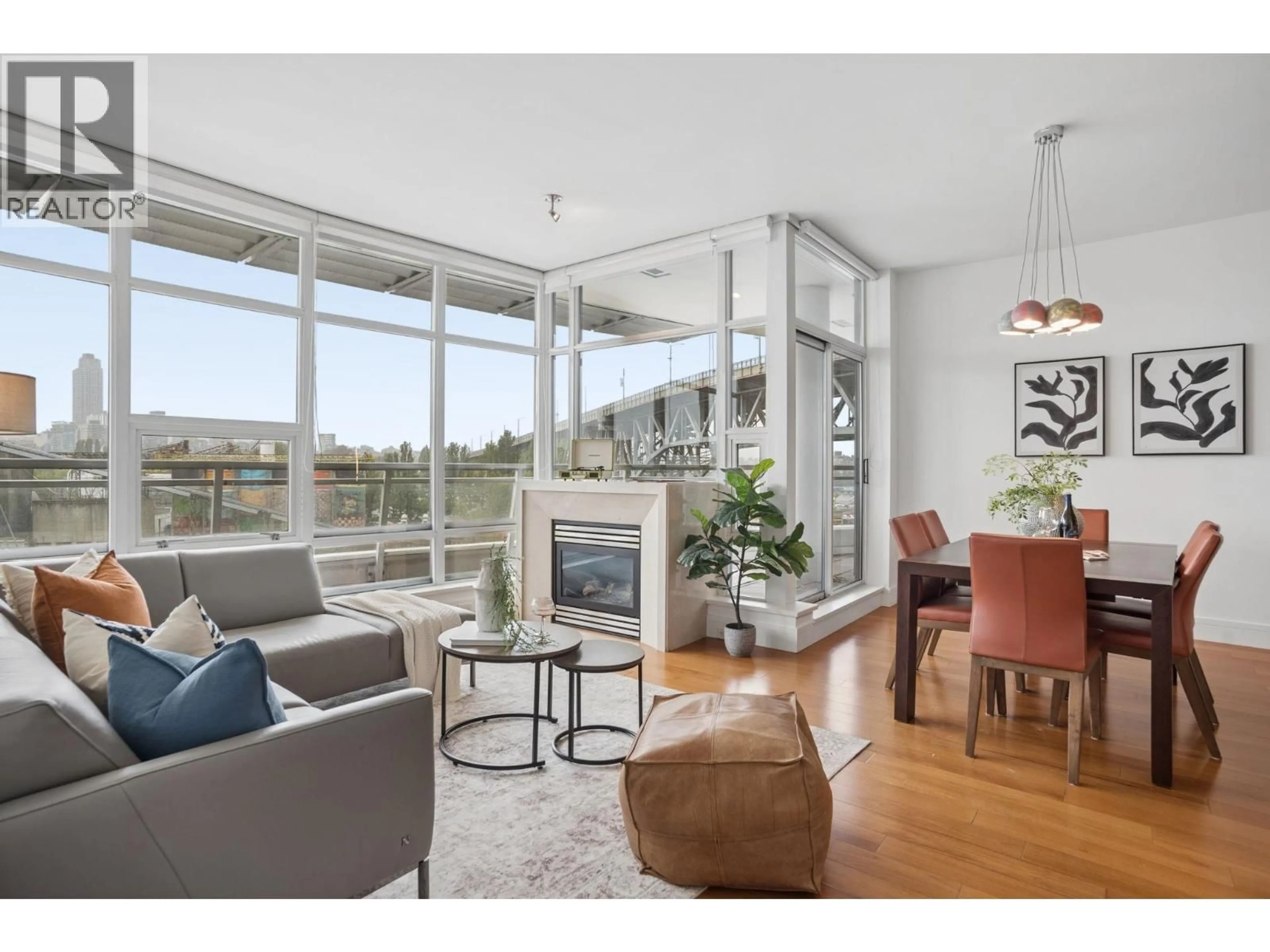 Living room with furniture, unknown for 802 - 628 KINGHORNE MEWS, Vancouver British Columbia V6Z3H6
