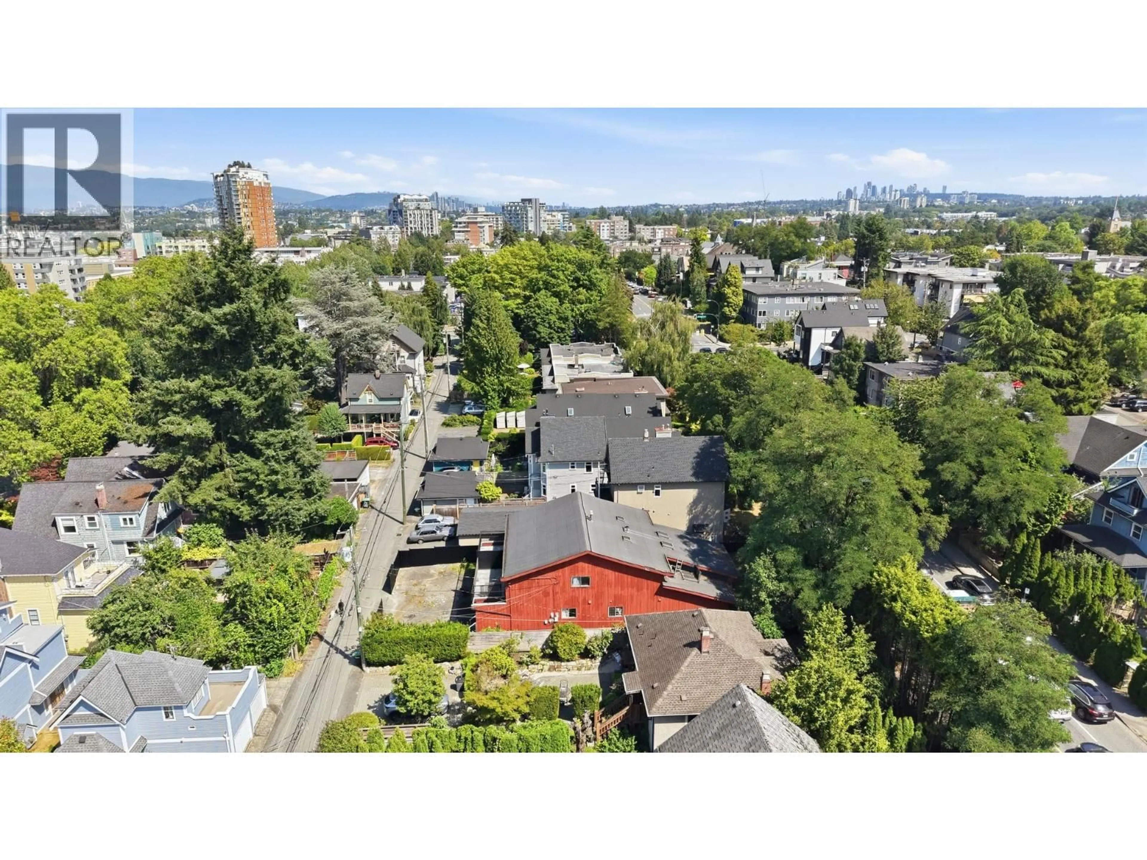 A pic from outside/outdoor area/front of a property/back of a property/a pic from drone, unknown for 53 12TH AVENUE, Vancouver British Columbia V5Y1T4