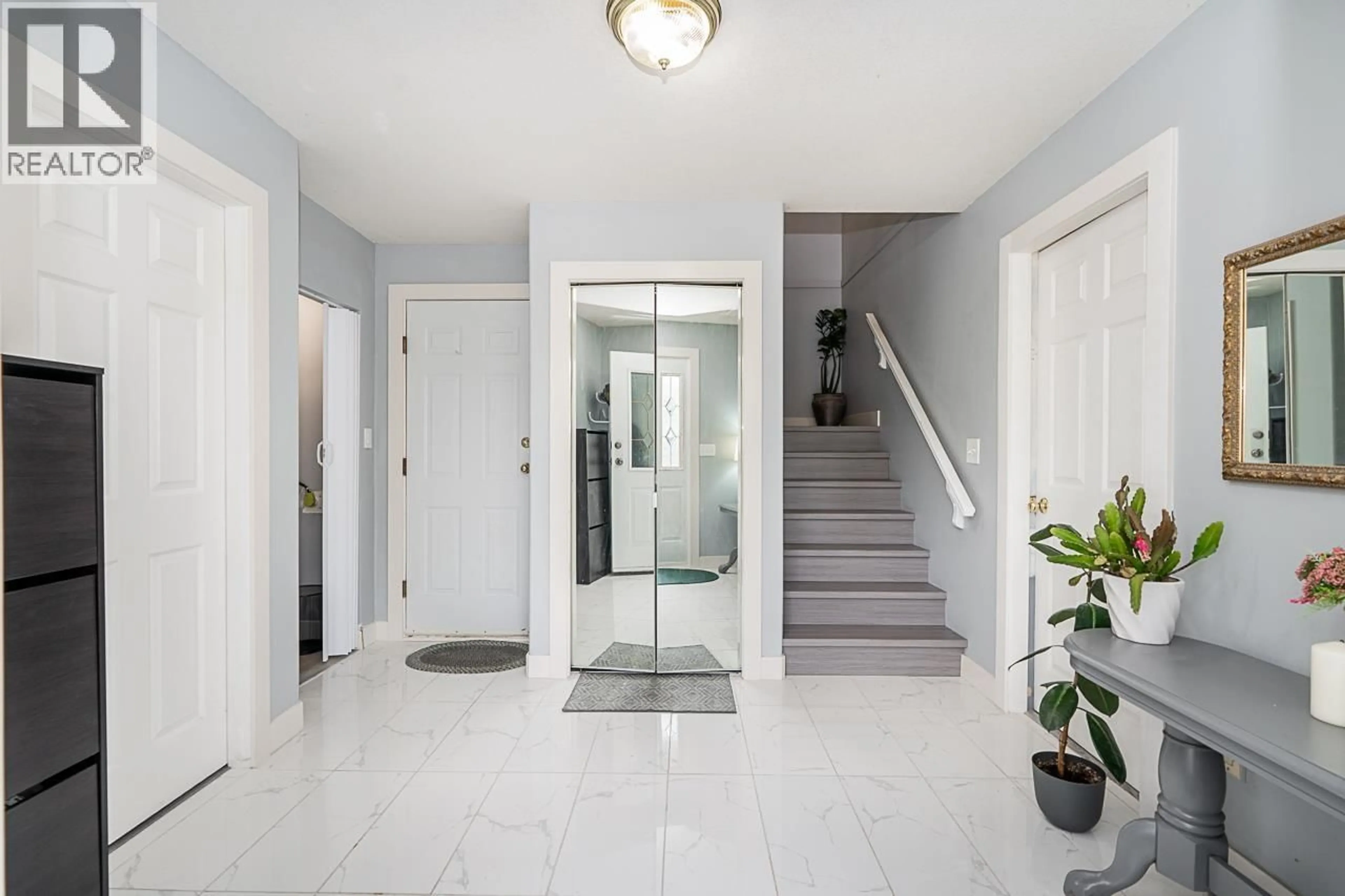 Indoor entryway for 23161 123A AVENUE, Maple Ridge British Columbia V2X1X8