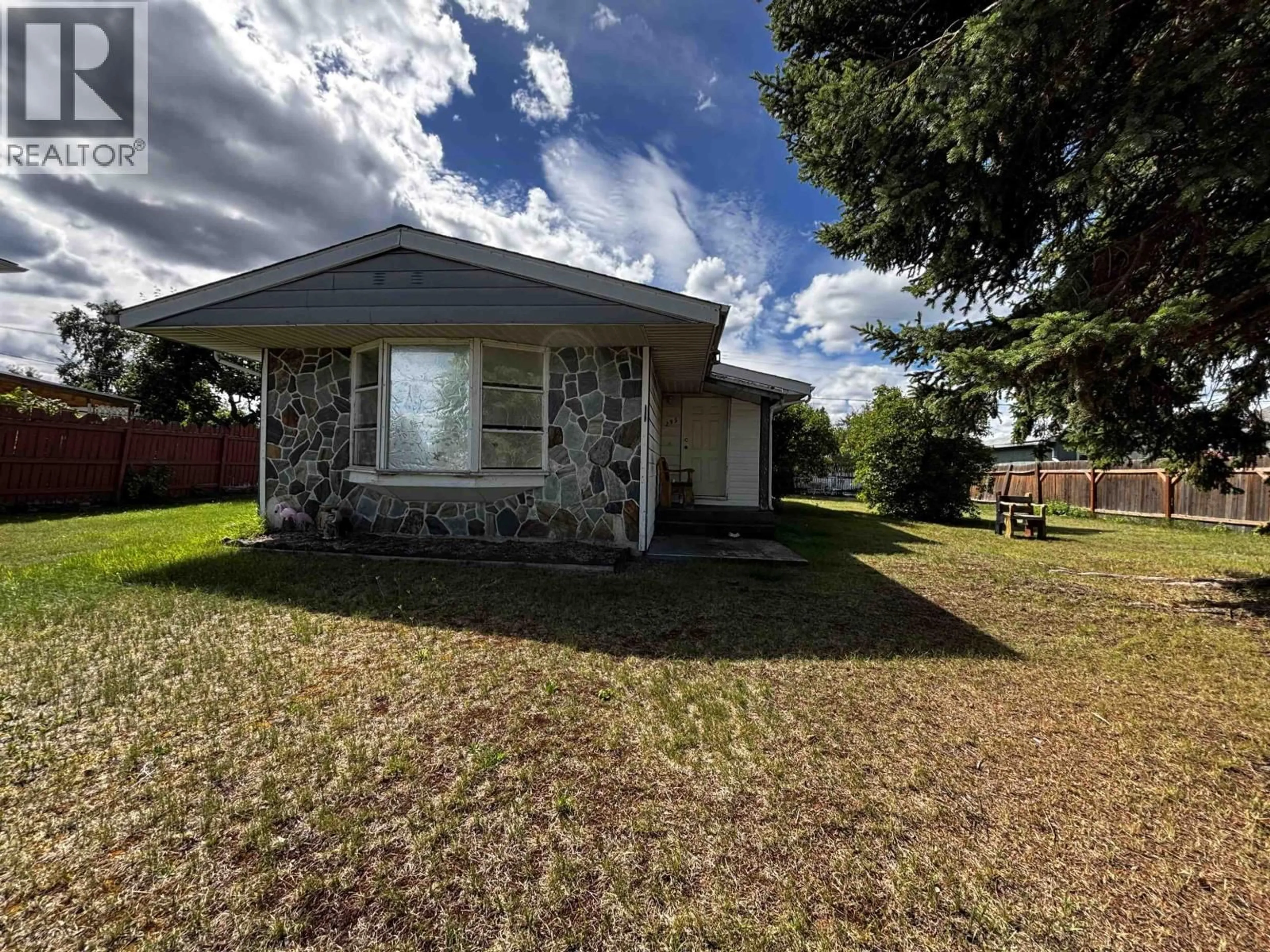 A pic from outside/outdoor area/front of a property/back of a property/a pic from drone, street for 295 MOFFAT STREET, Prince George British Columbia V2M3G6