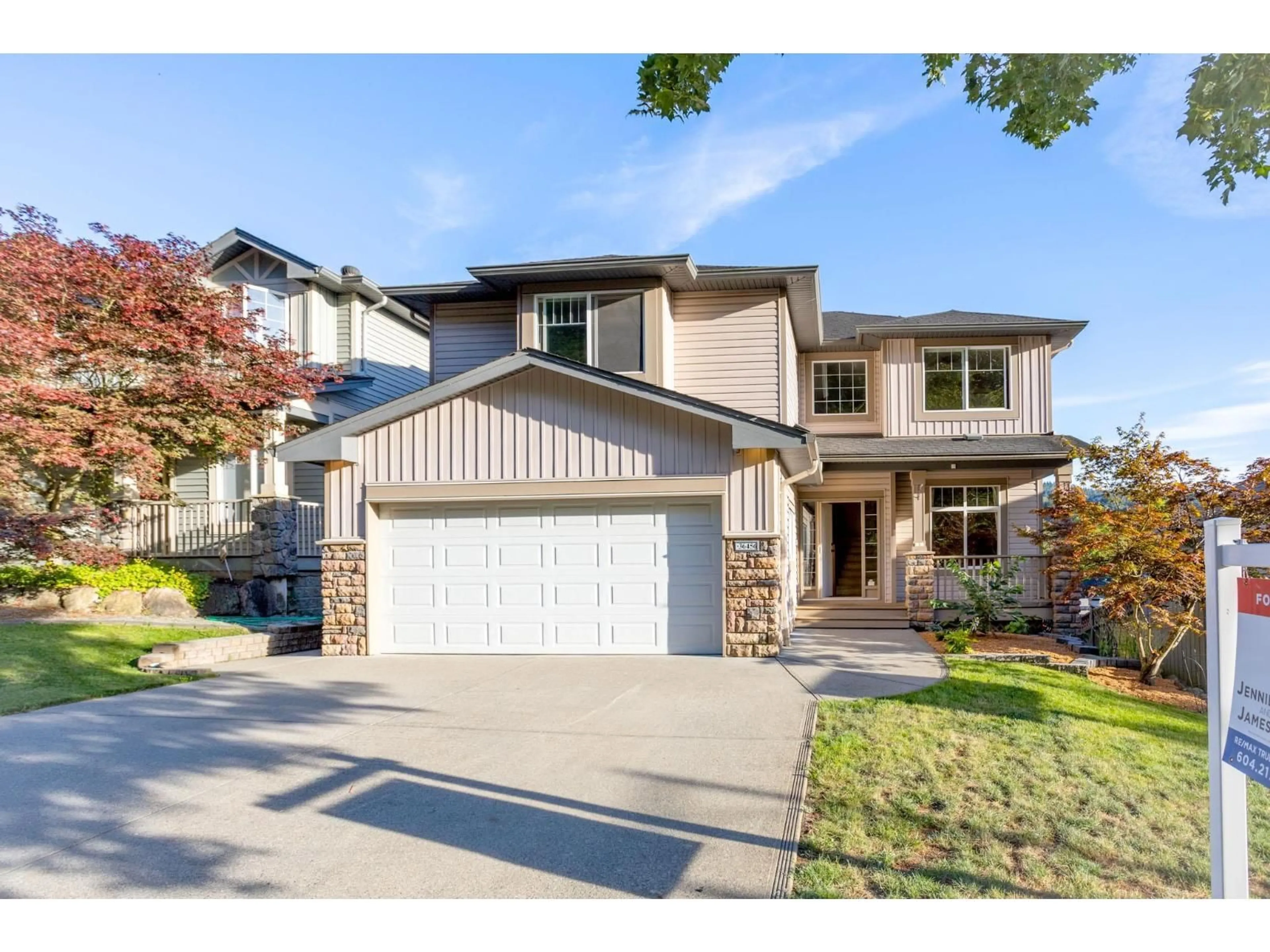 Home with vinyl exterior material, street for 36456 AUGUSTON PARKWAY EAST, Abbotsford British Columbia V3G3C6
