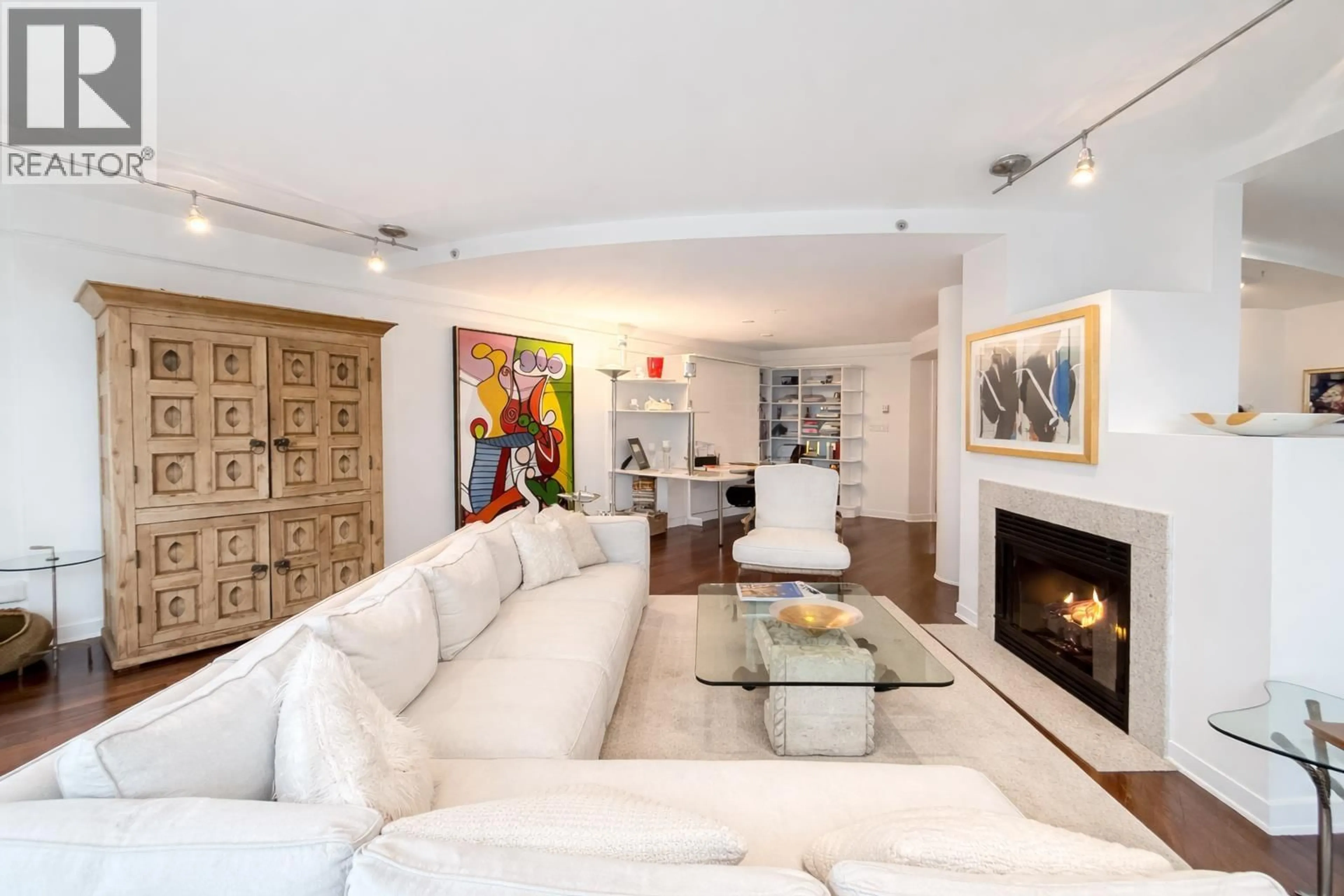 Living room with furniture, unknown for 902 - 1888 ALBERNI STREET, Vancouver British Columbia V6G1B3