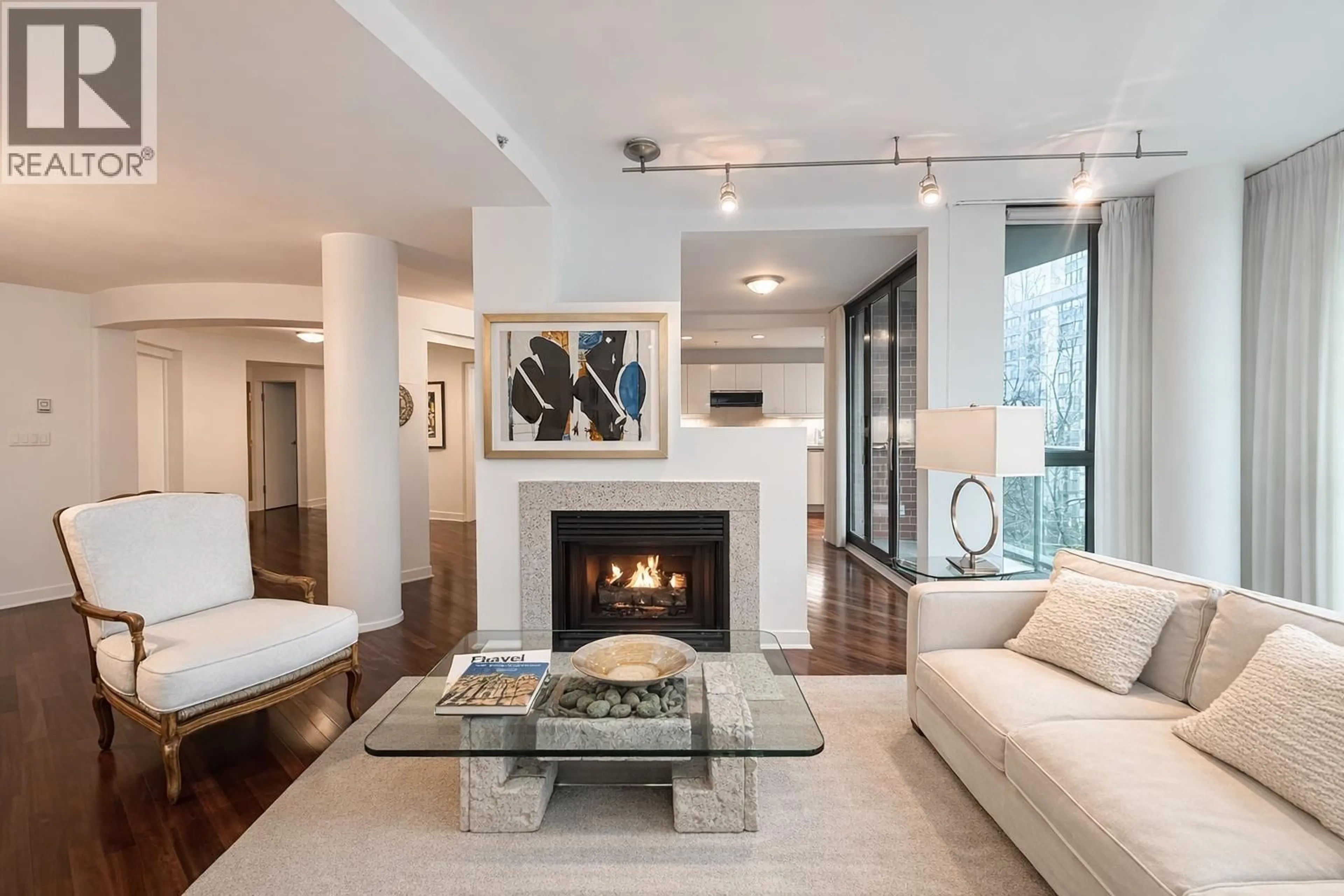 Living room with furniture, unknown for 902 - 1888 ALBERNI STREET, Vancouver British Columbia V6G1B3