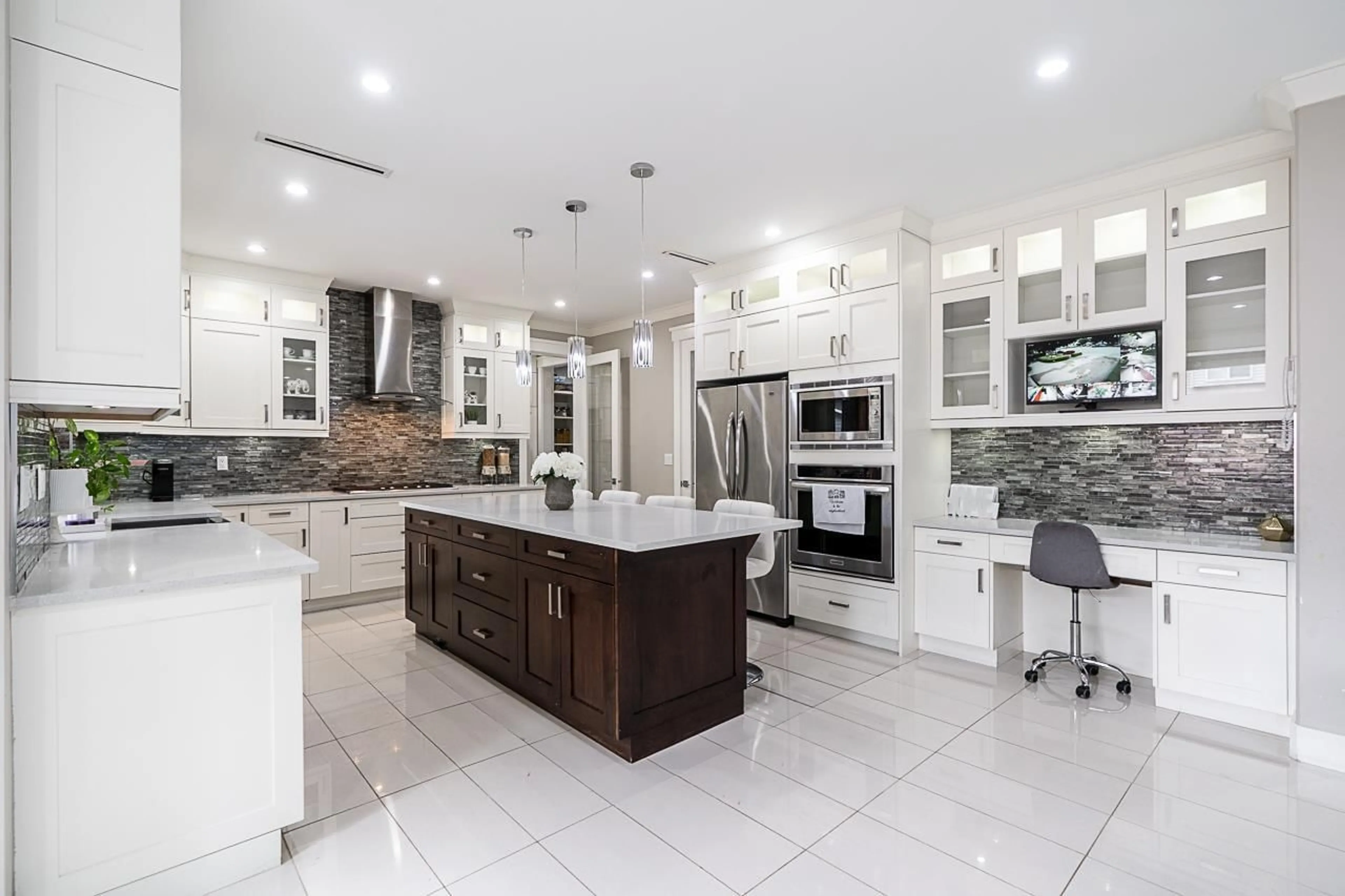 Contemporary kitchen, ceramic/tile floor for 8295 110 STREET, Delta British Columbia V4C4J2