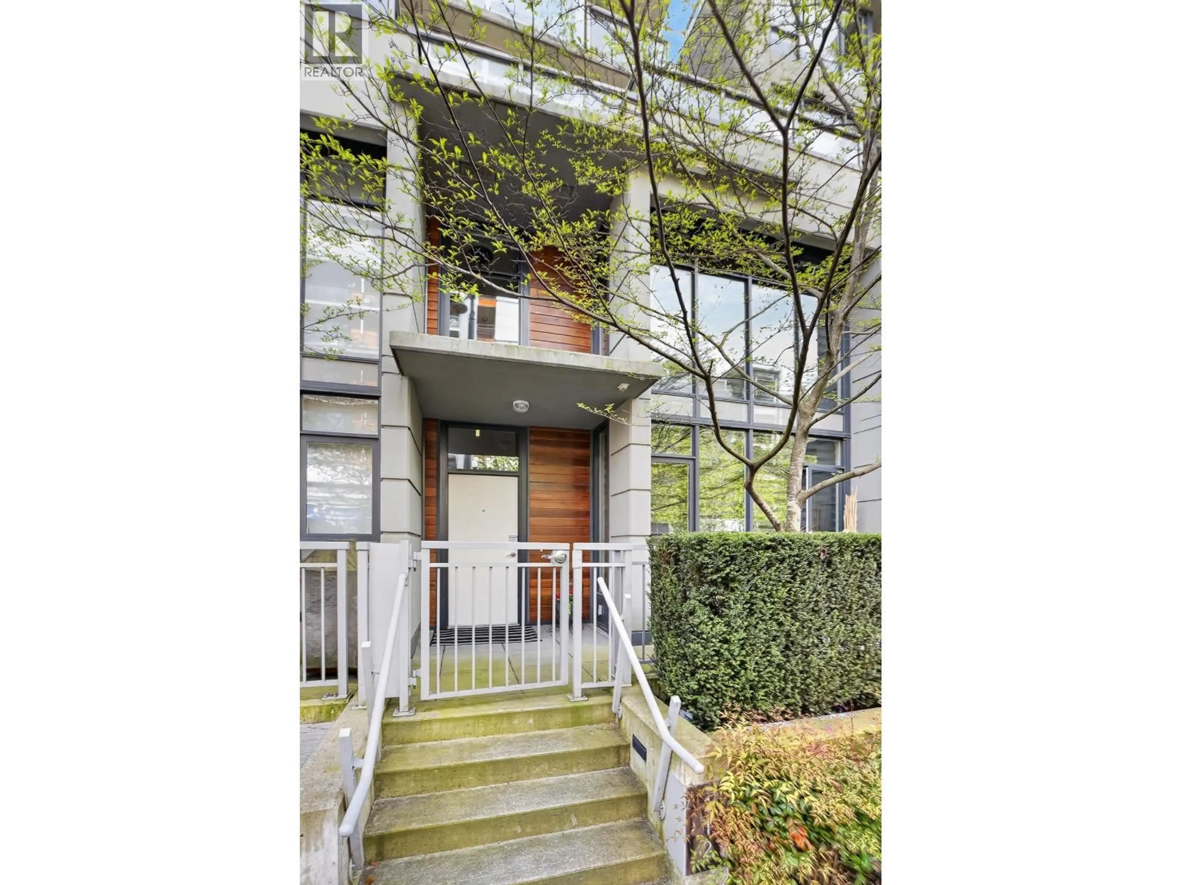 Unknown for 112 1ST AVENUE, Vancouver British Columbia V5Y0H4
