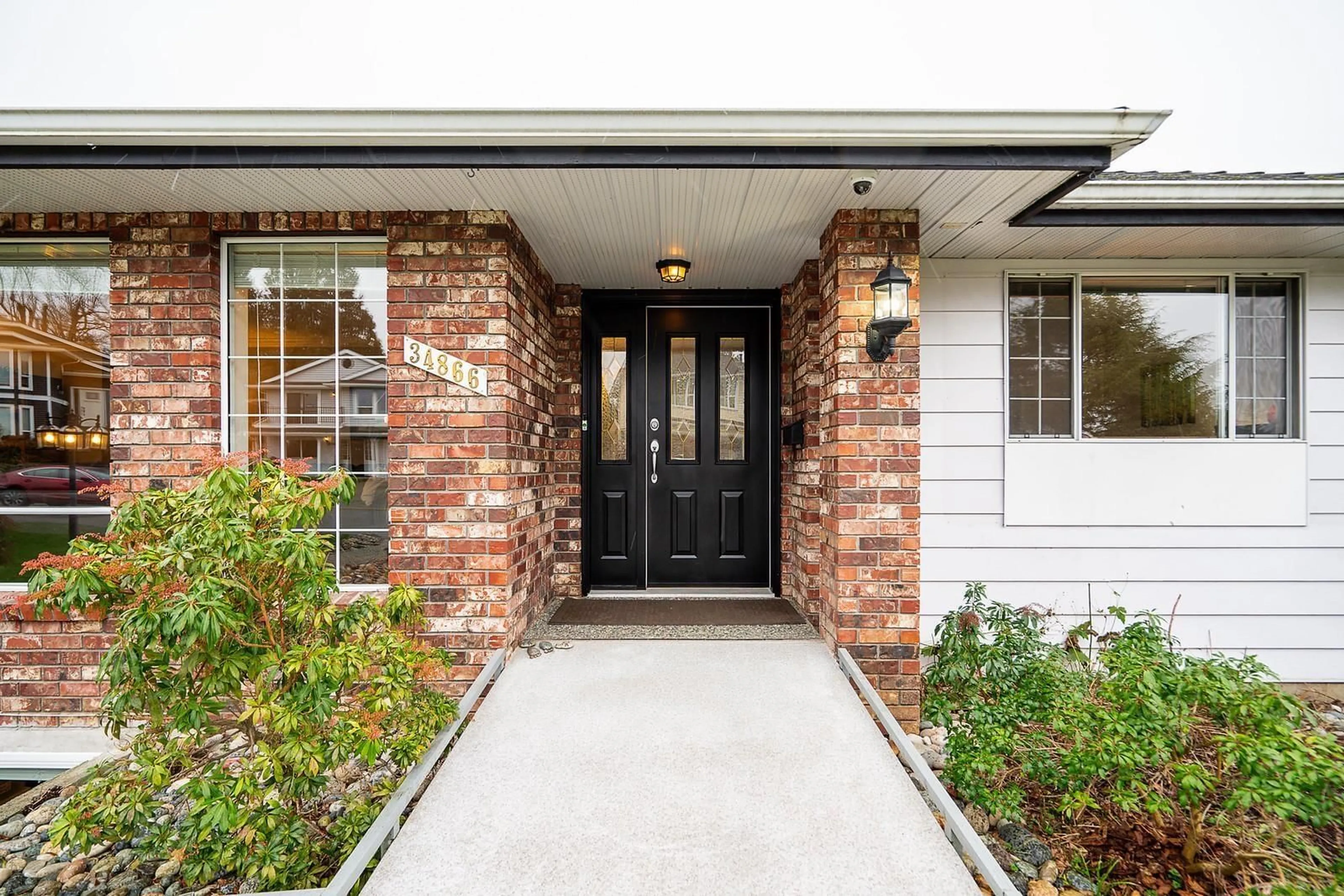 Indoor entryway for 34866 EVERSON PLACE, Abbotsford British Columbia V2S7R6